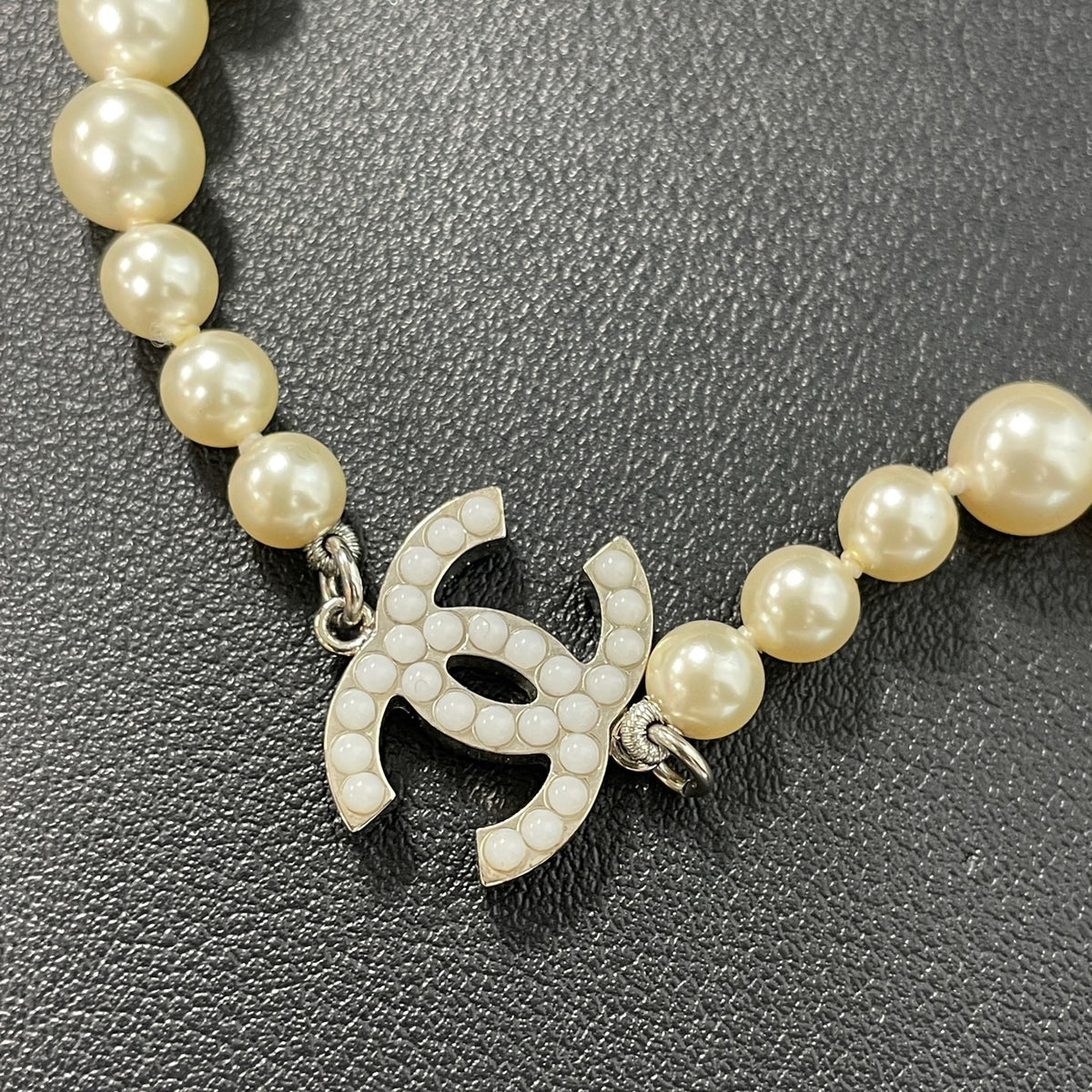 Chanel - Other - Pearl - Beige