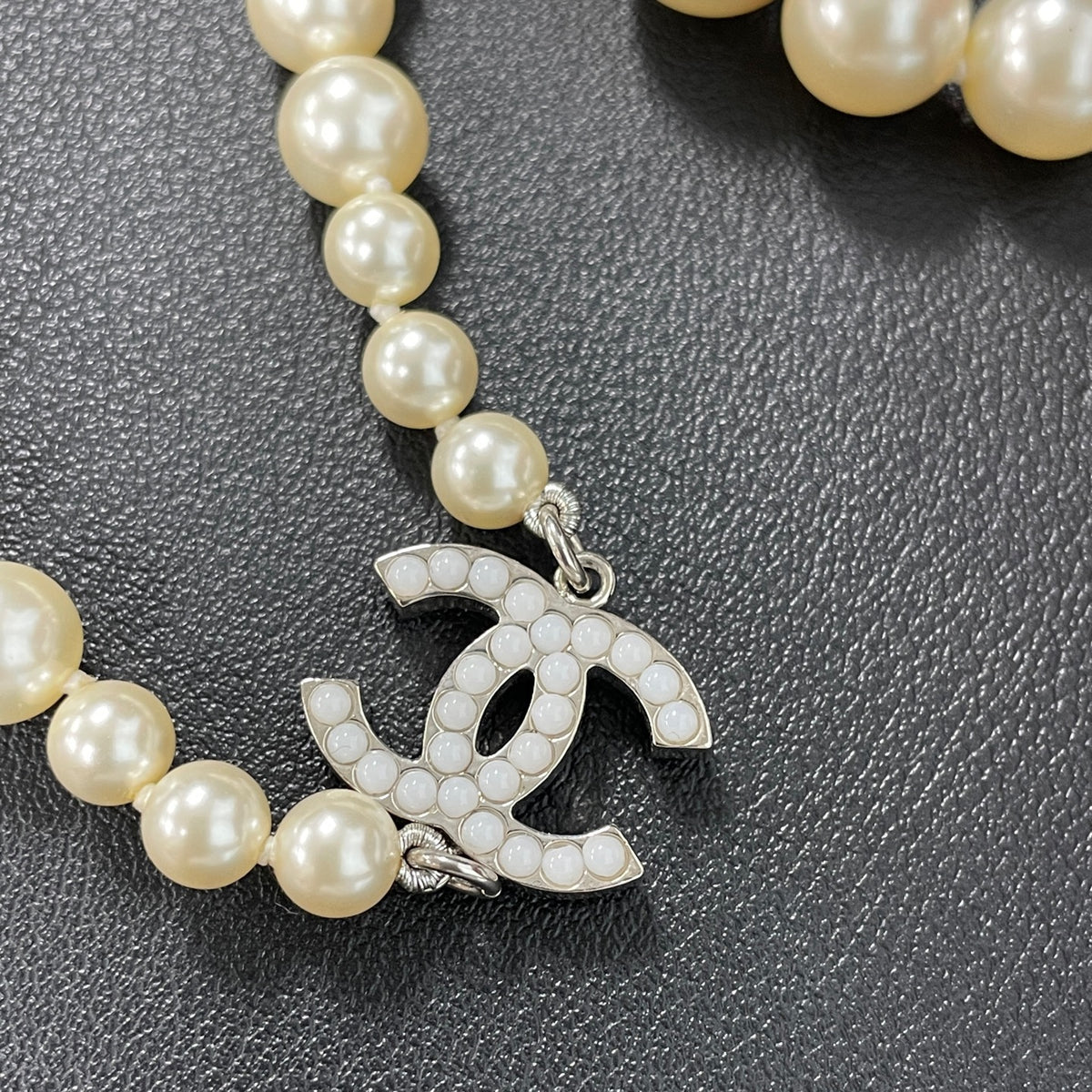 Chanel - Other - Pearl - Beige