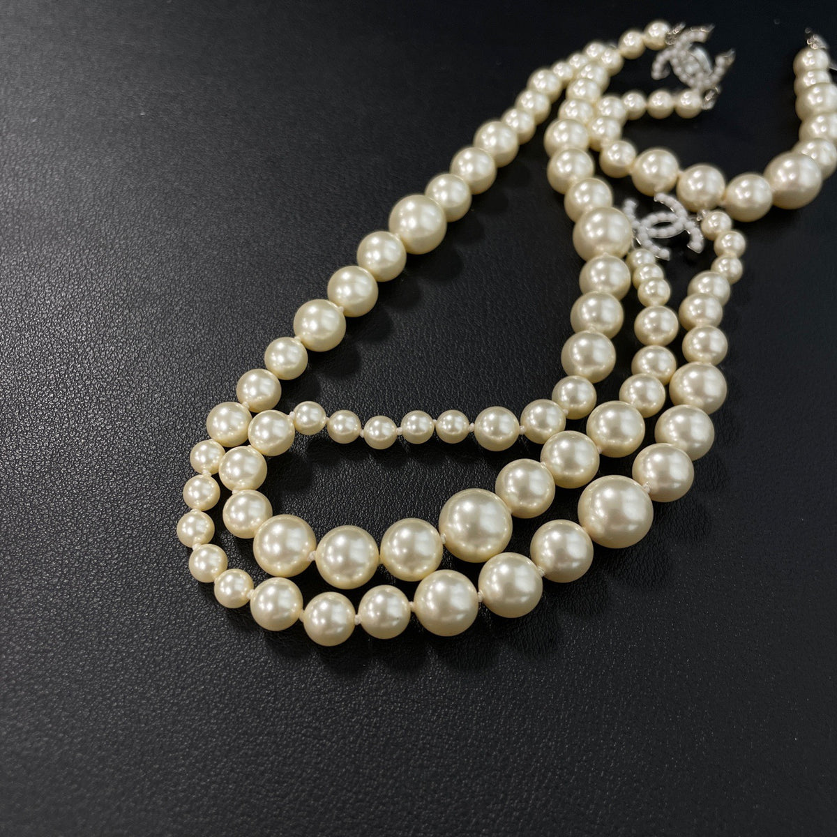 Chanel - Other - Pearl - Beige