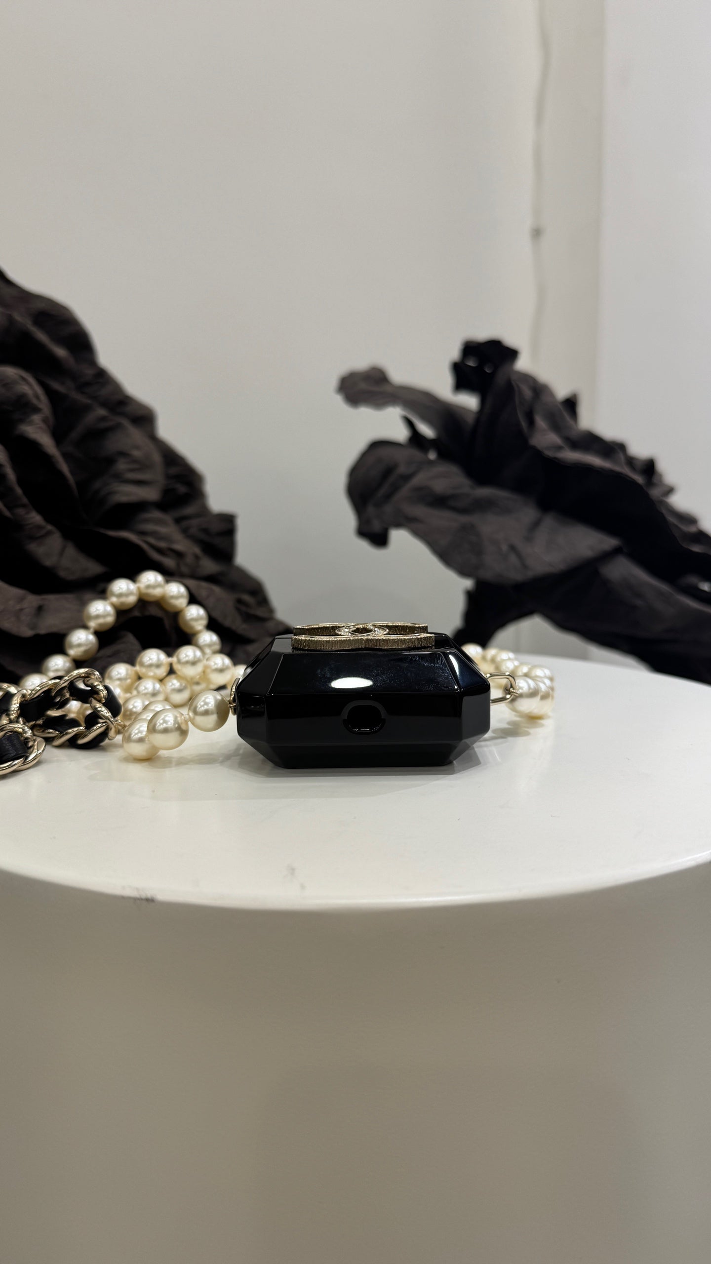 Chanel - Other - Plastic - Black - (mini)