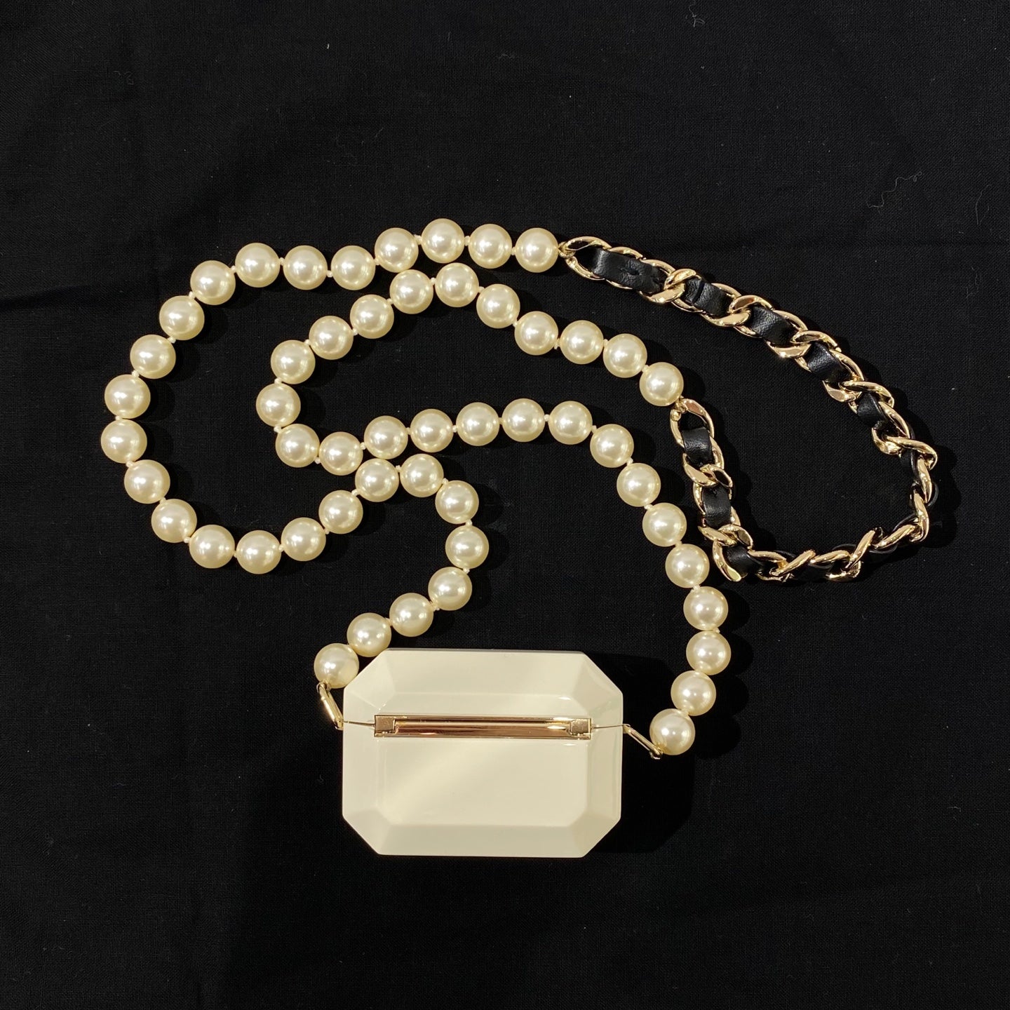 Chanel - Other - Plastic - White - (mini)