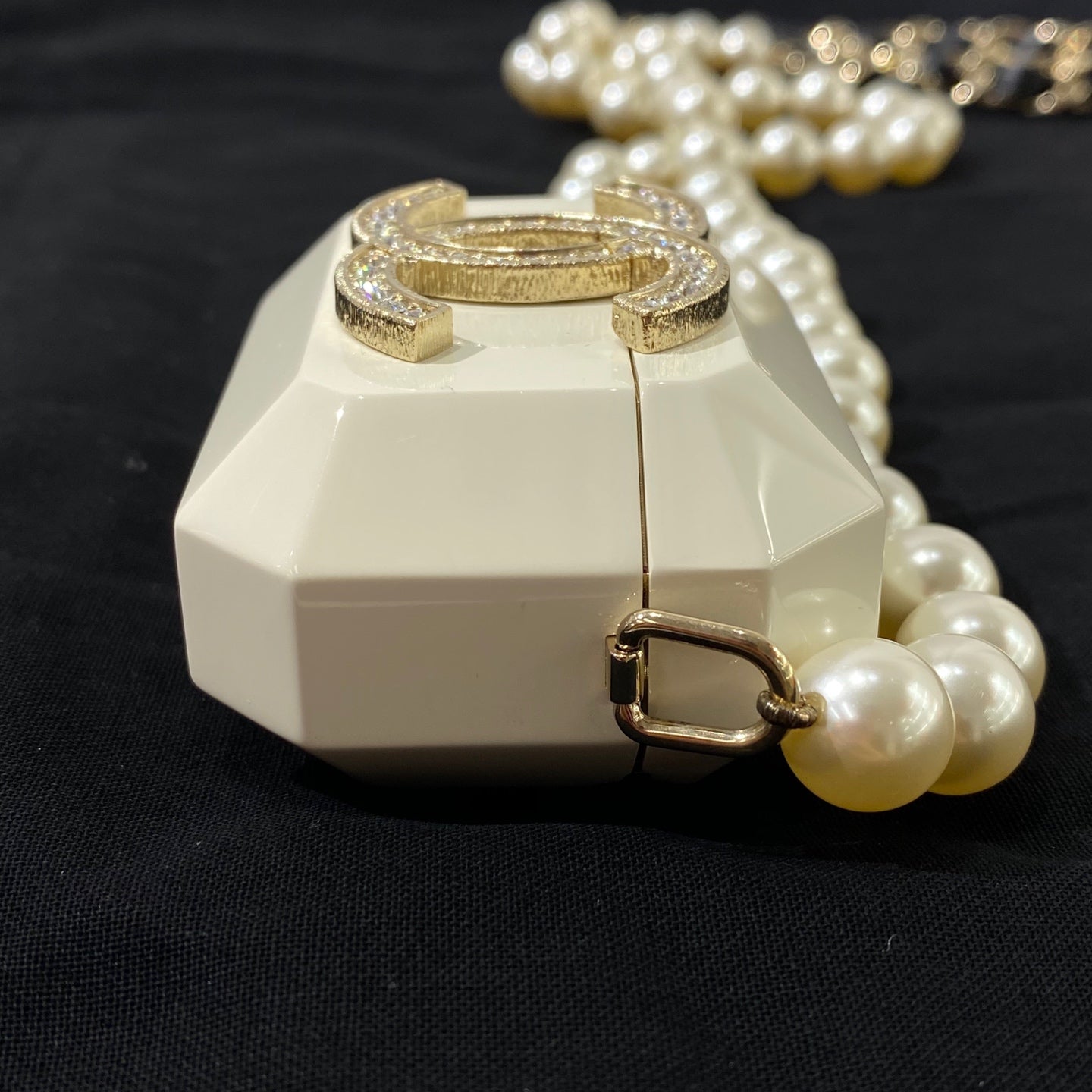 Chanel - Other - Plastic - White - (mini)