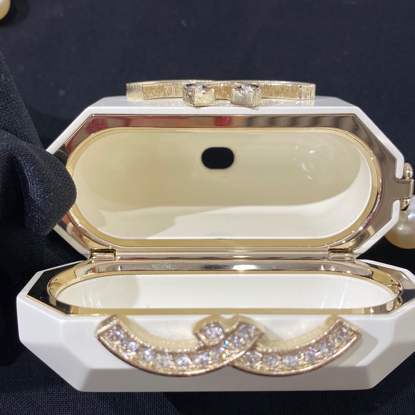 Chanel - Other - Plastic - White - (mini)
