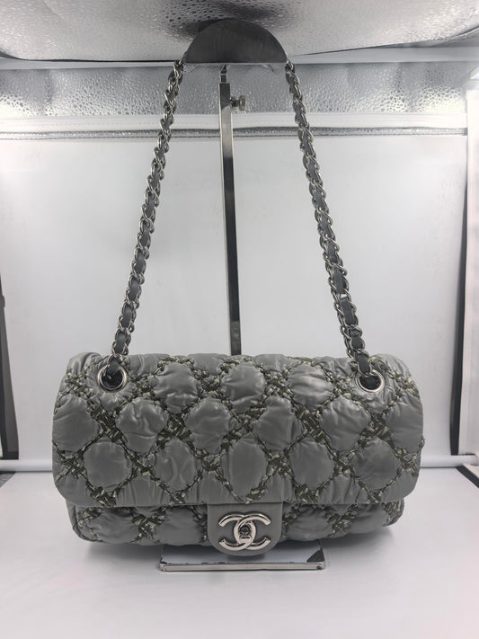 Chanel - Other - Puffer nylon - Grey with Silver-Tone Hardware - (medium)