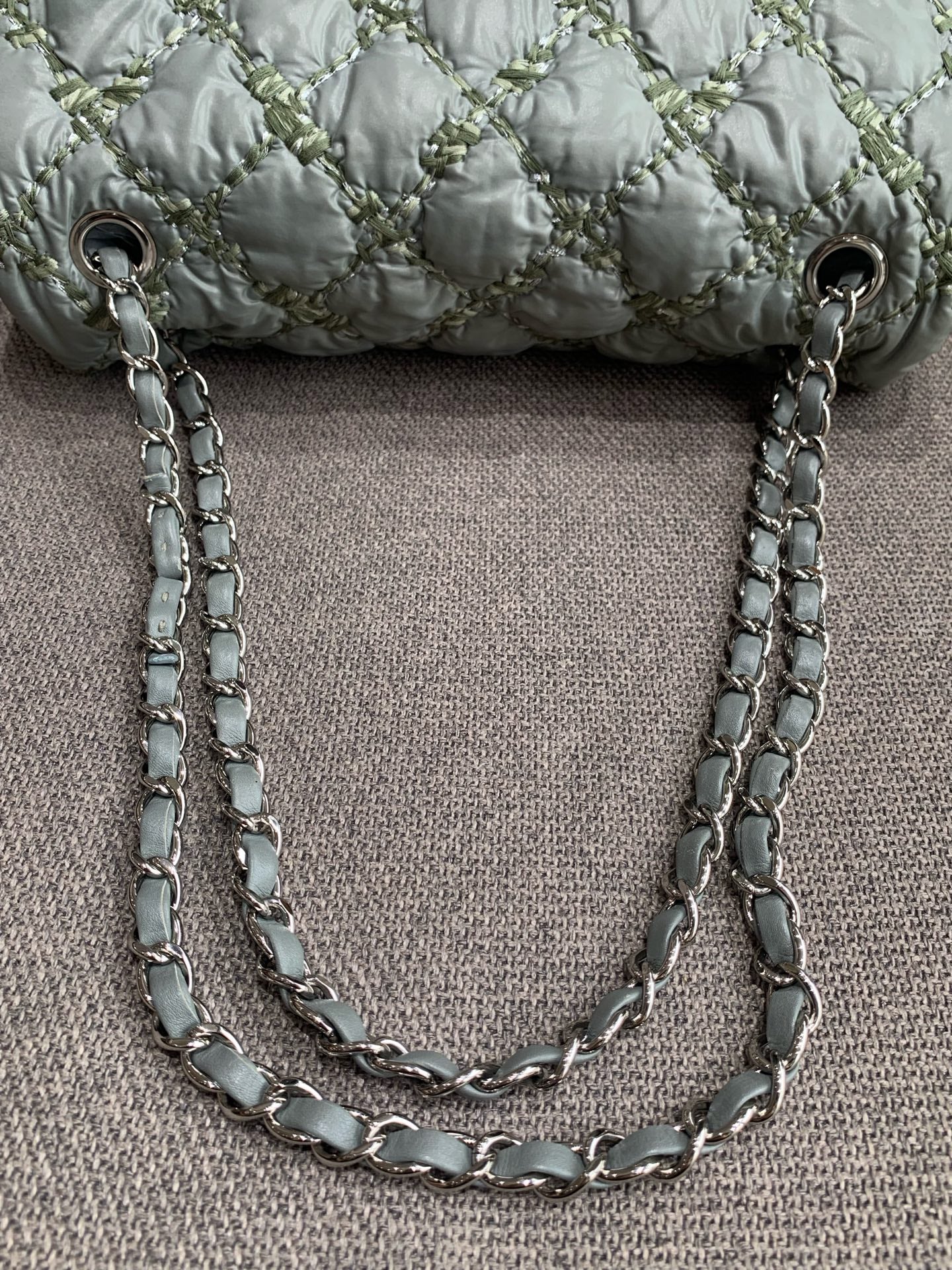 Chanel - Other - Puffer nylon - Grey with Silver-Tone Hardware - (medium)