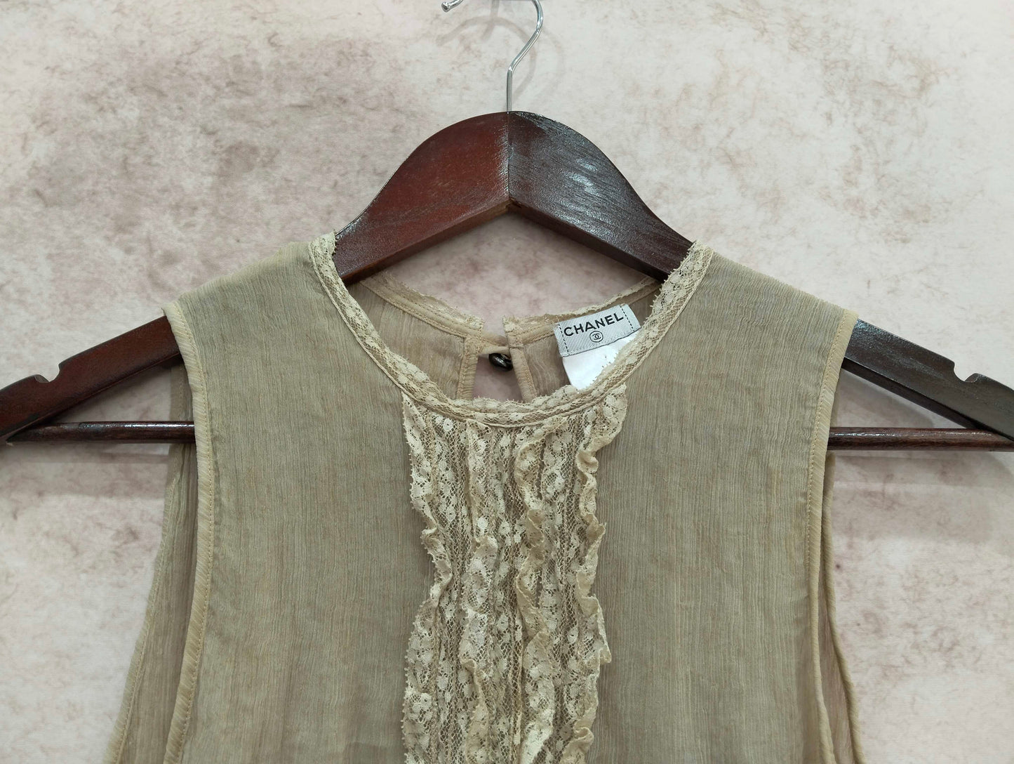 Chanel - Other - Silk - Beige - (36)