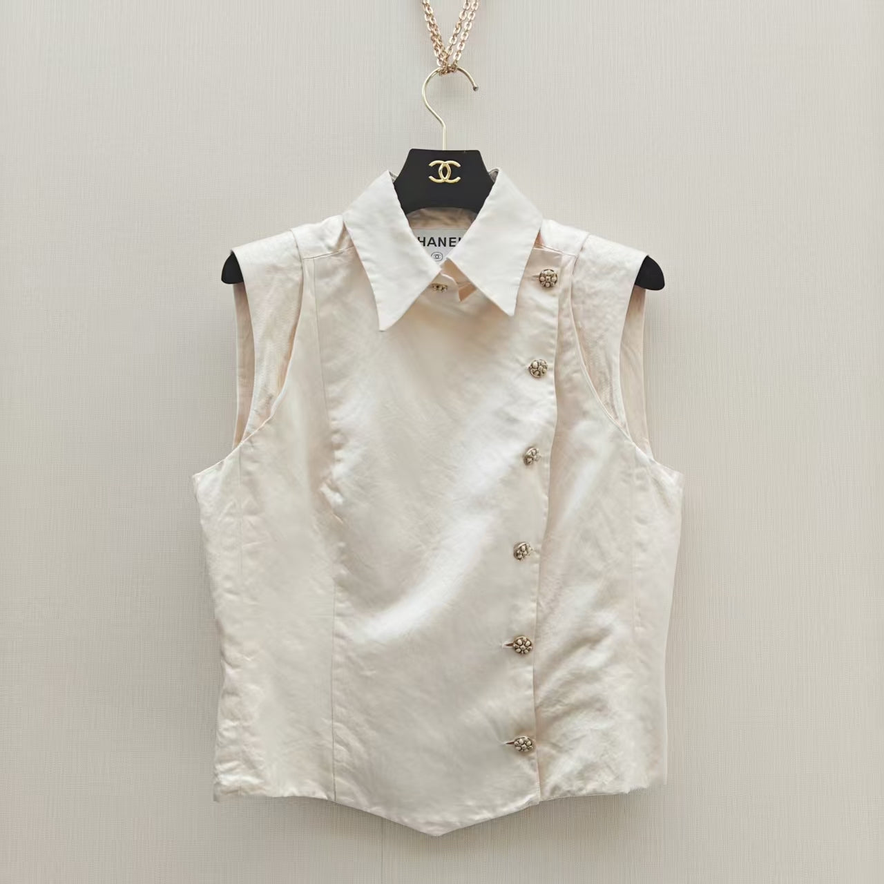 Chanel - Other - Silk - Beige - (40)