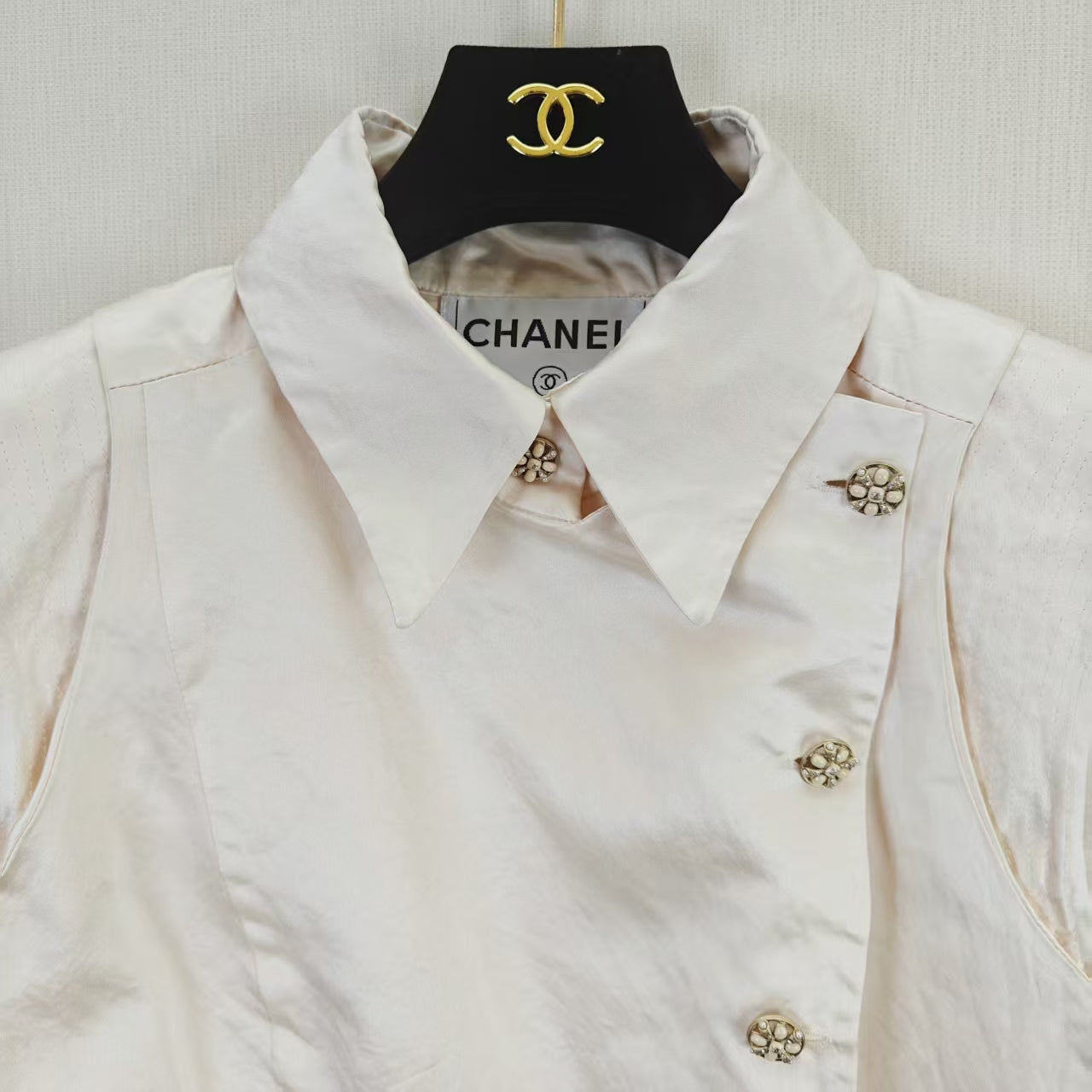 Chanel - Other - Silk - Beige - (40)