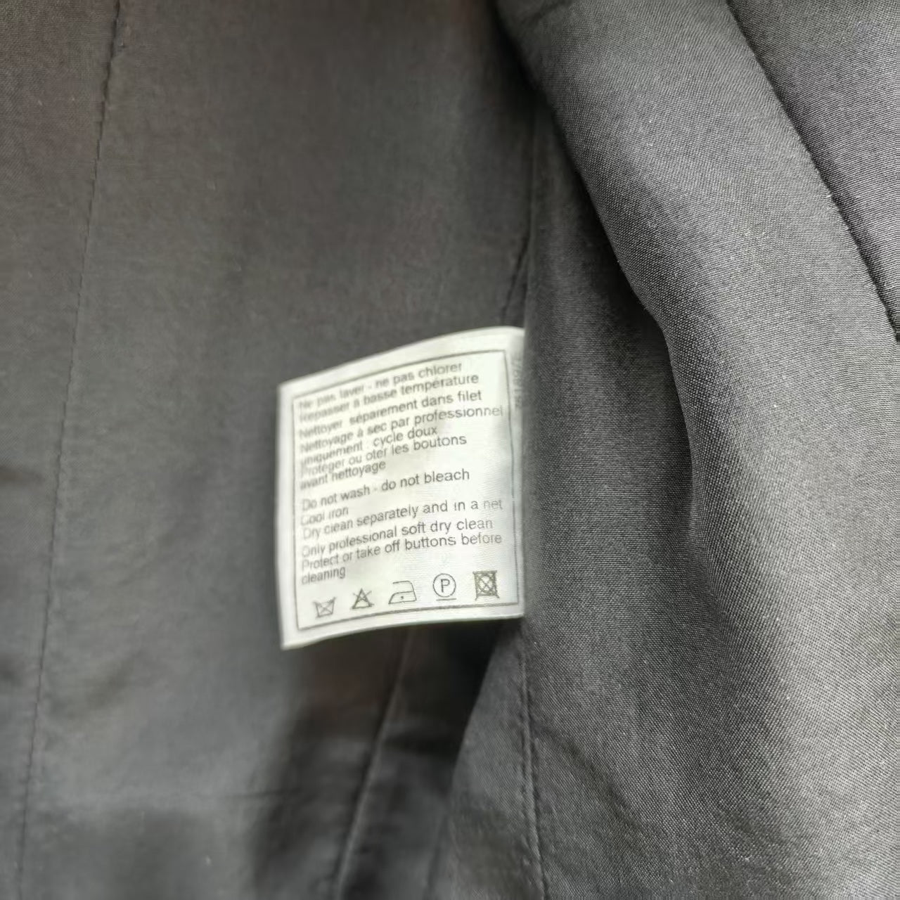 Chanel - Other - Silk - Black - (38)