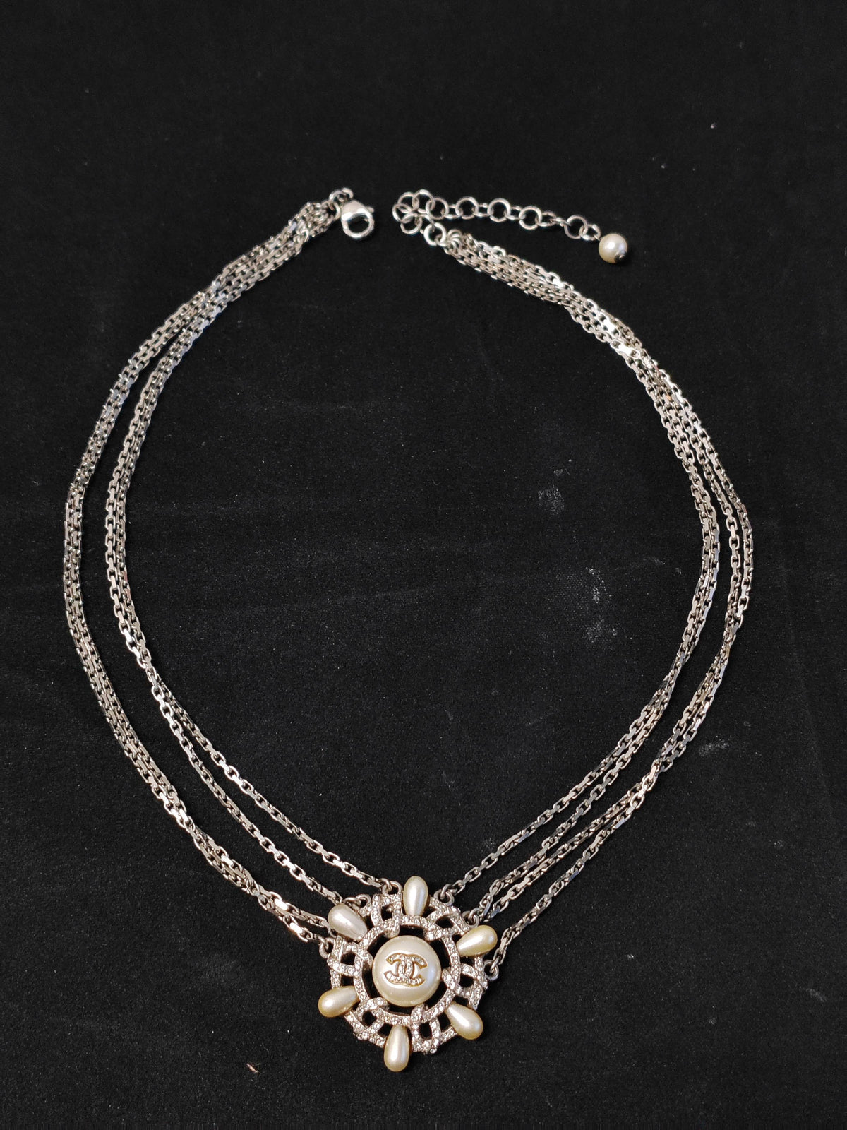 Chanel - Other - Silver-tone base metal with faux pearls and rhinestone crystals - Silver