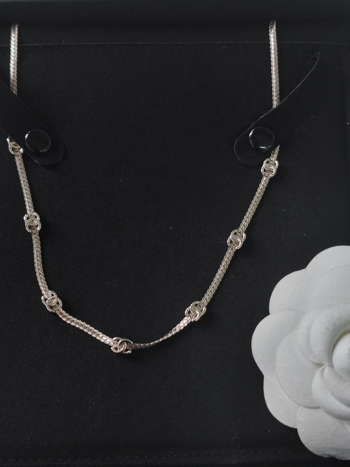 Chanel - Other - Silver-tone metal; exact alloy unspecified - Silver