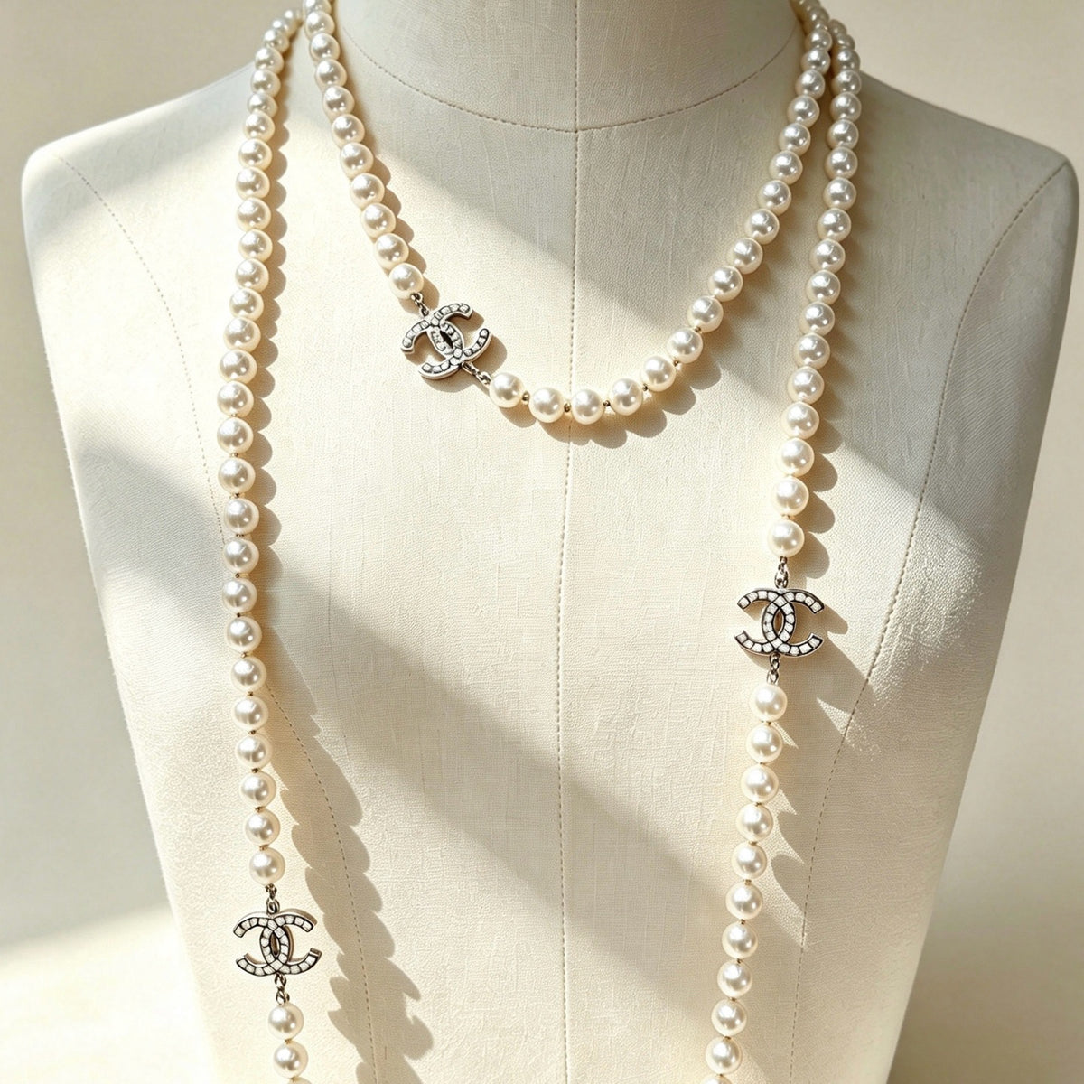 Chanel - Other - Silver-tone metal with faux pearl and crystal embellishments. - White - (170 cm)