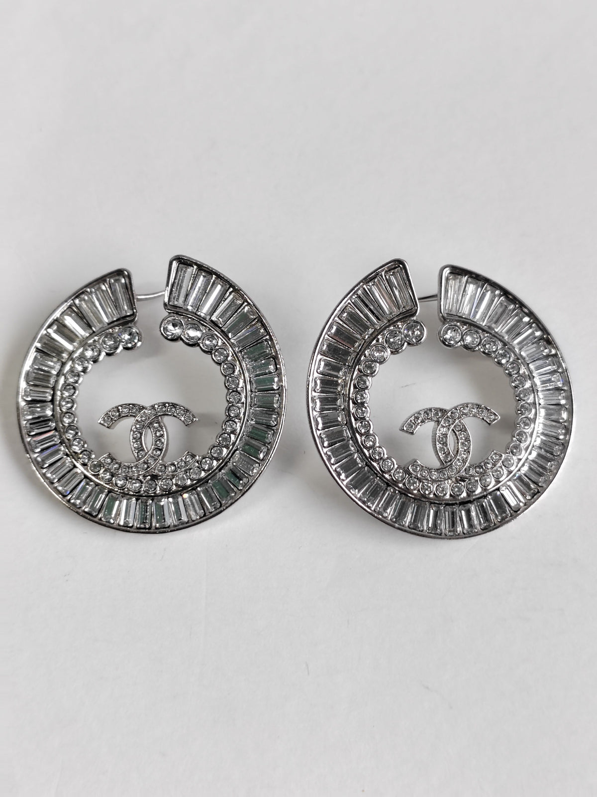 Chanel - Other - Silver-tone metal with glass crystal embellishments - Silver
