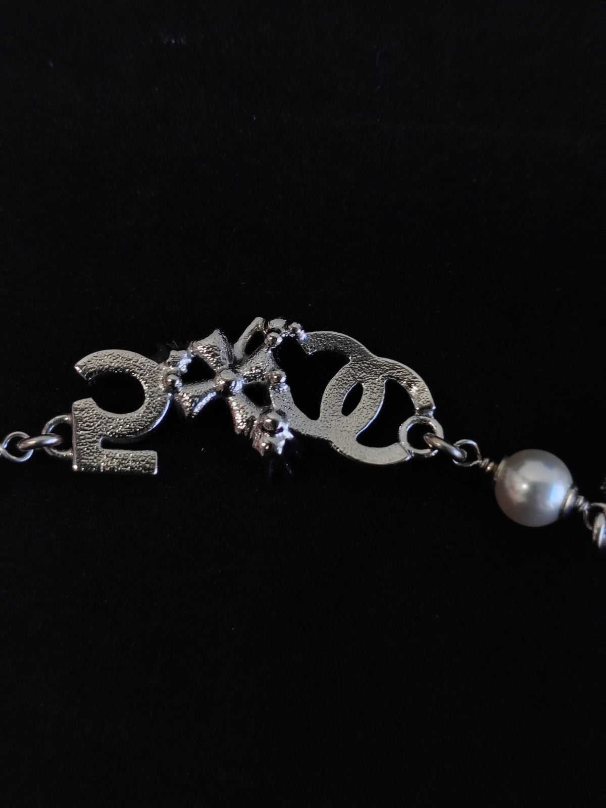 Chanel - Other - Silver-tone metal with glass rhinestones and imitation pearls - Silver