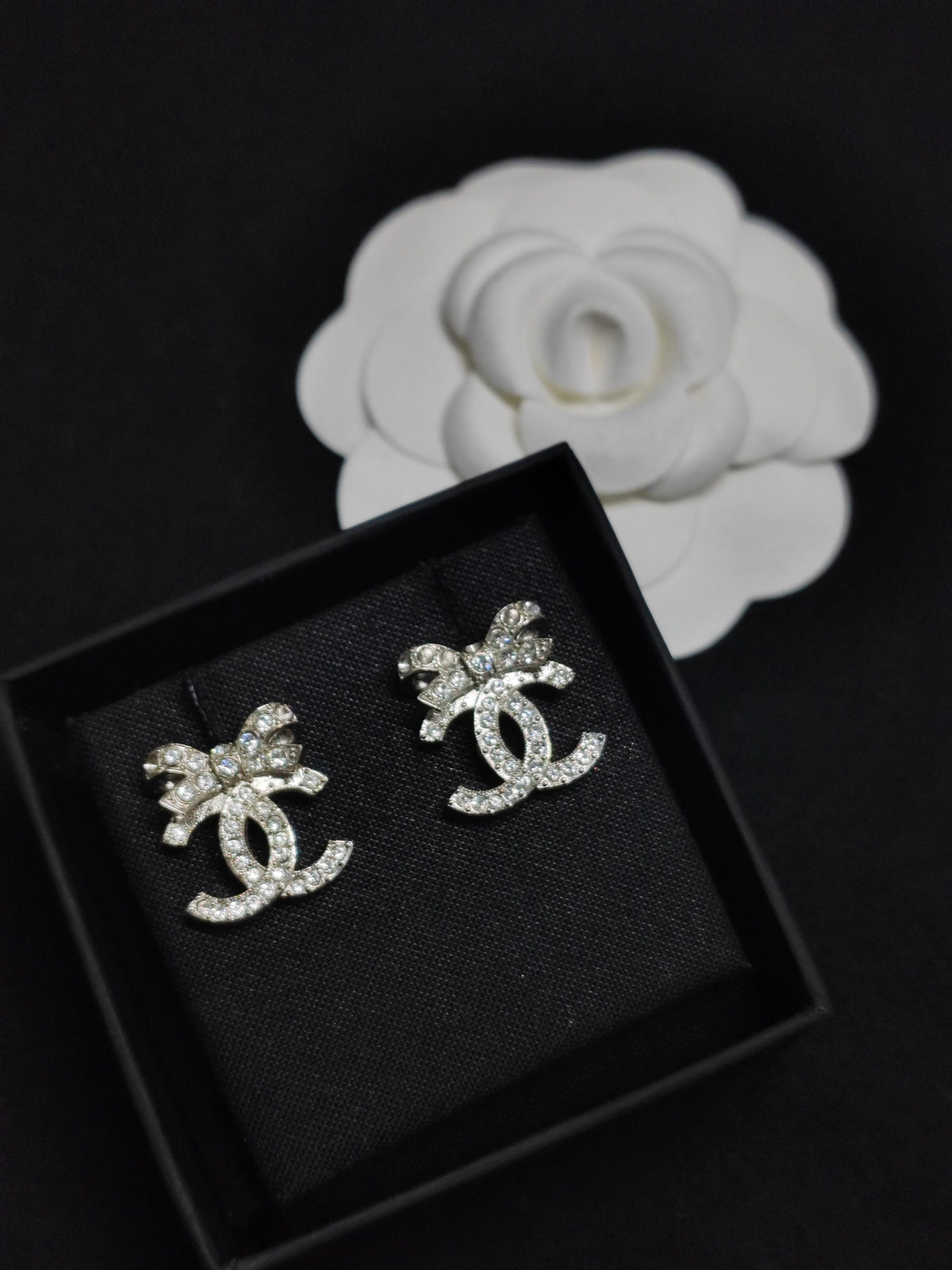 Chanel - Other - Silver-tone metal with glass rhinestones - Silver