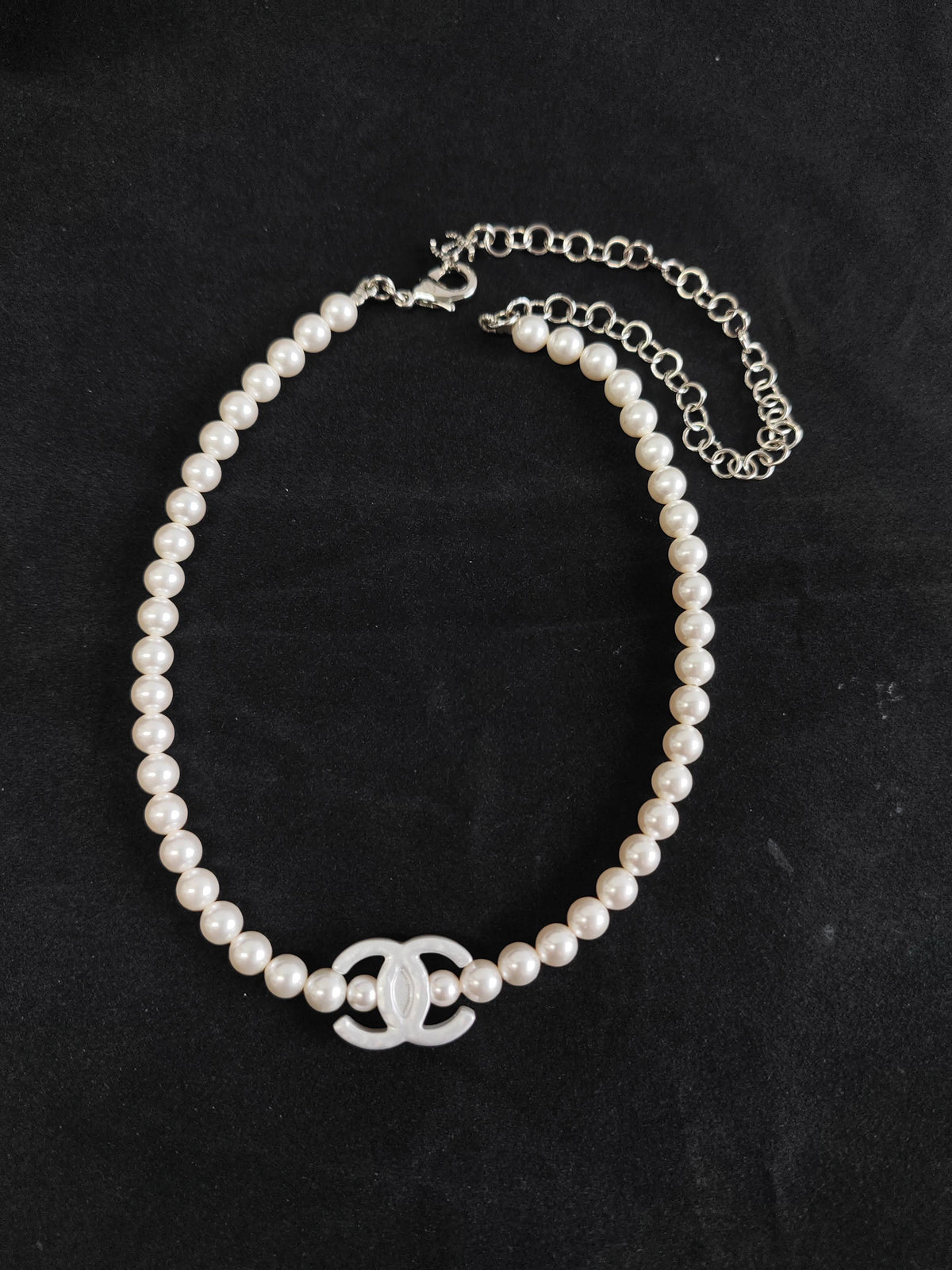 Chanel - Other - Silver-tone metal with imitation pearl beads. - White