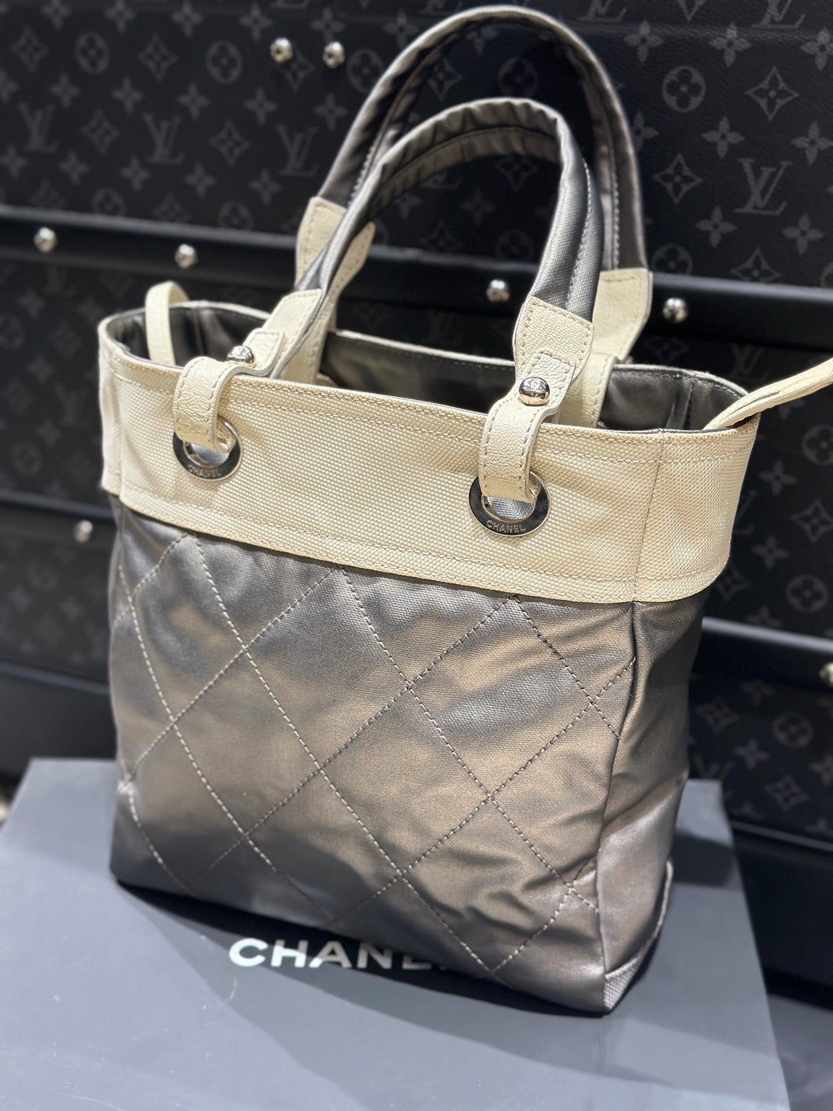 Chanel - Other - Synthetic - Silver - (small)