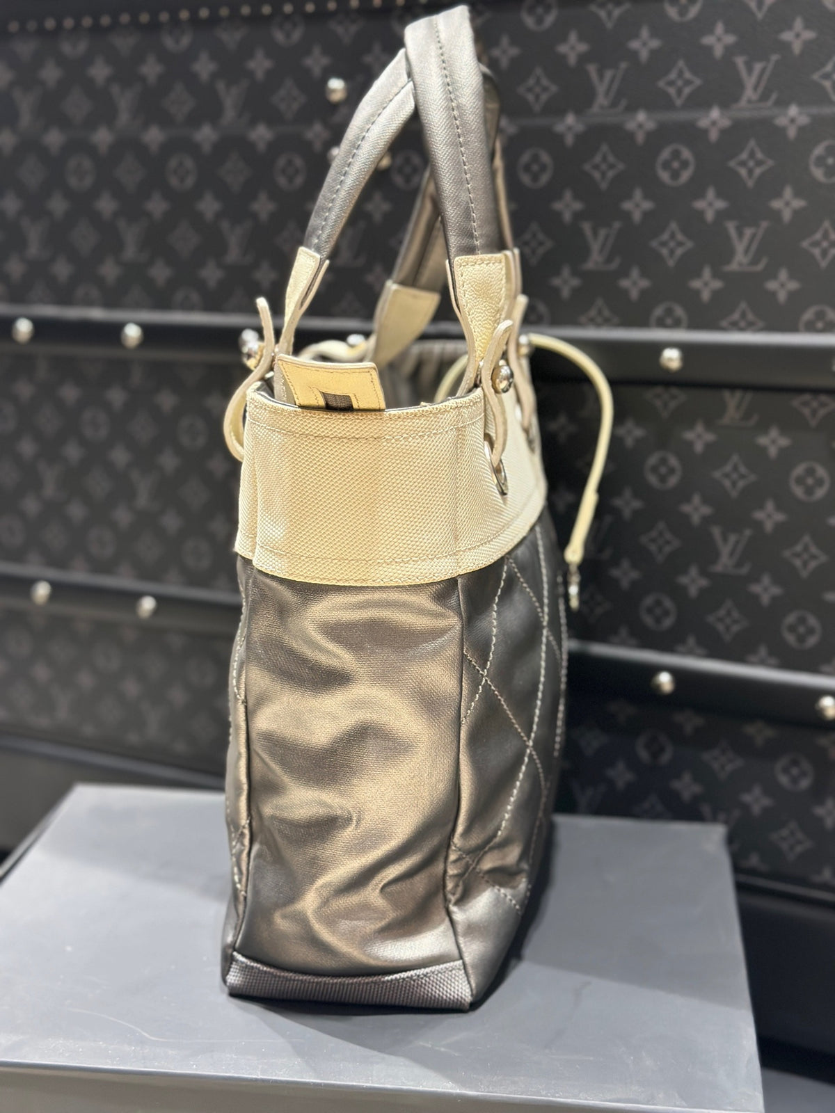 Chanel - Other - Synthetic - Silver - (small)