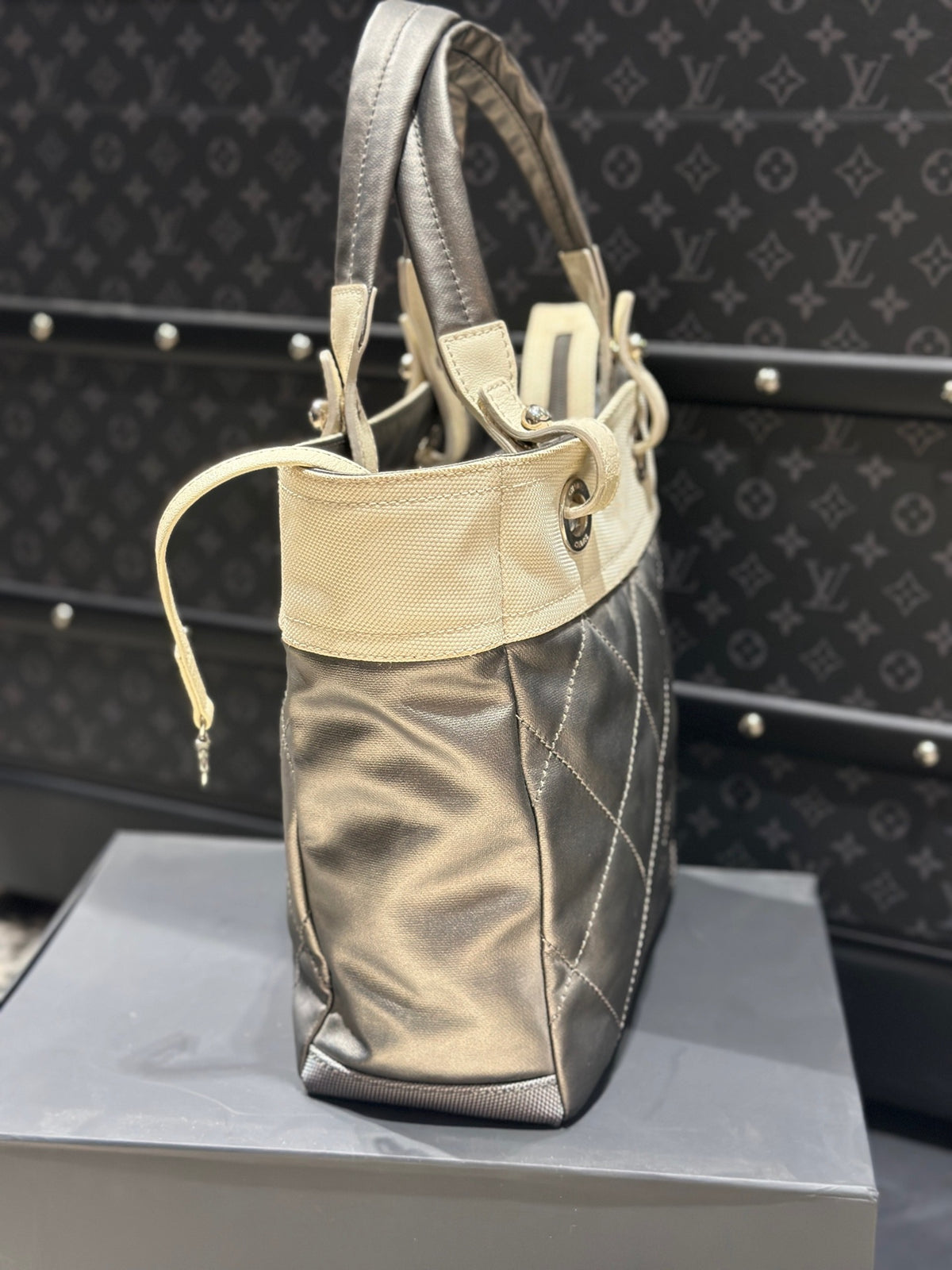 Chanel - Other - Synthetic - Silver - (small)