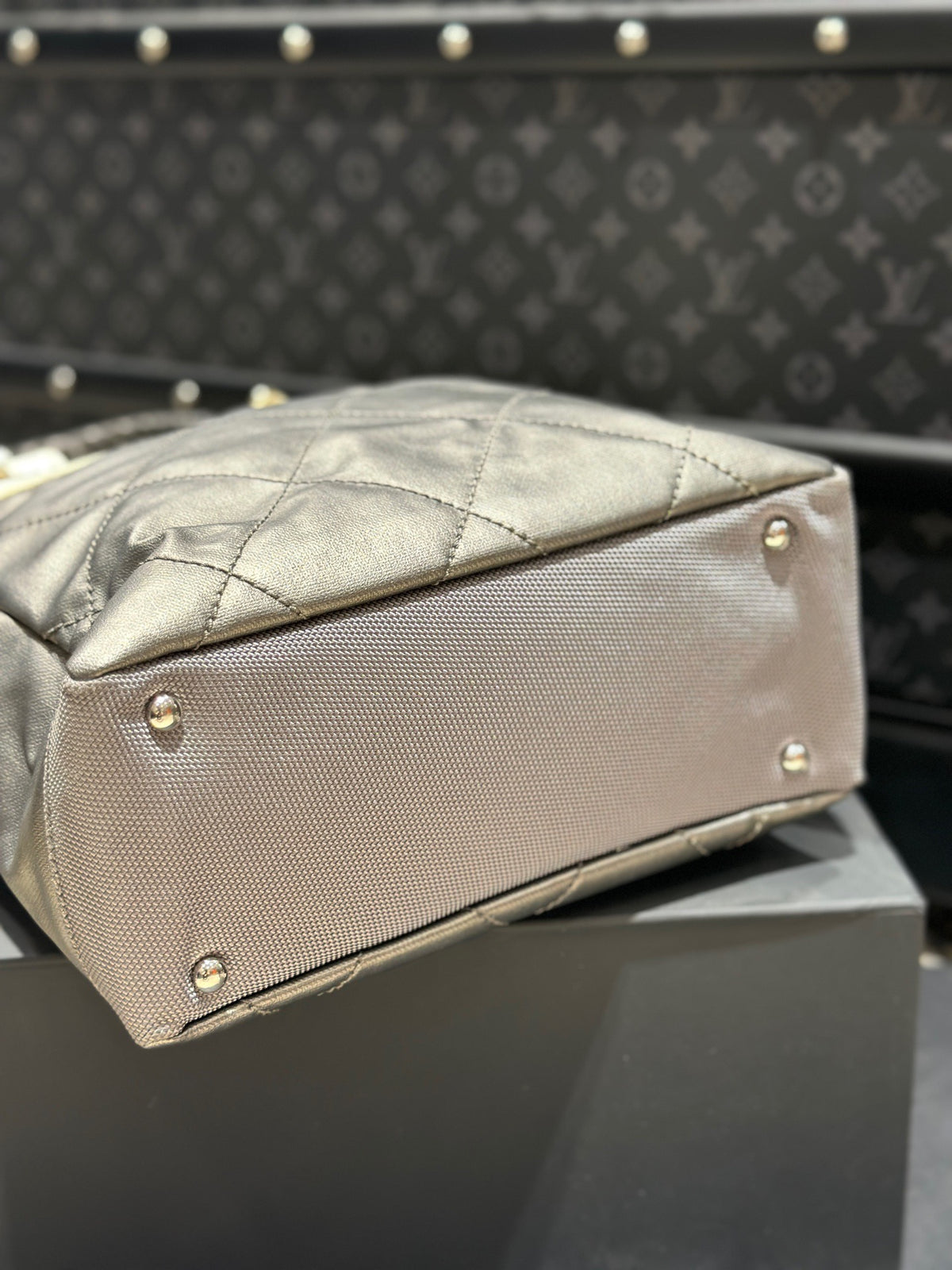 Chanel - Other - Synthetic - Silver - (small)