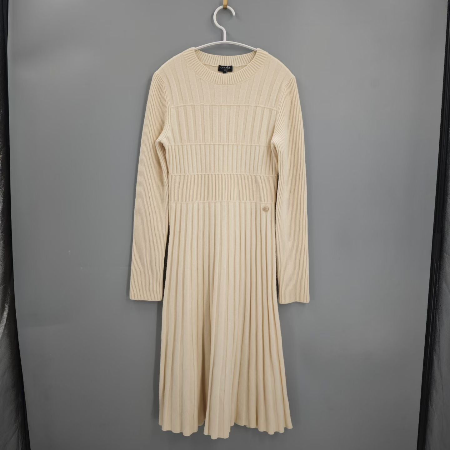 Chanel - Other - Wool - Beige - (36)