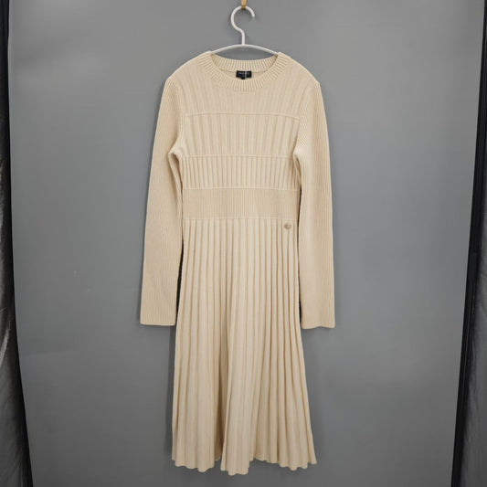 Chanel - Other - Wool - Beige - (36)
