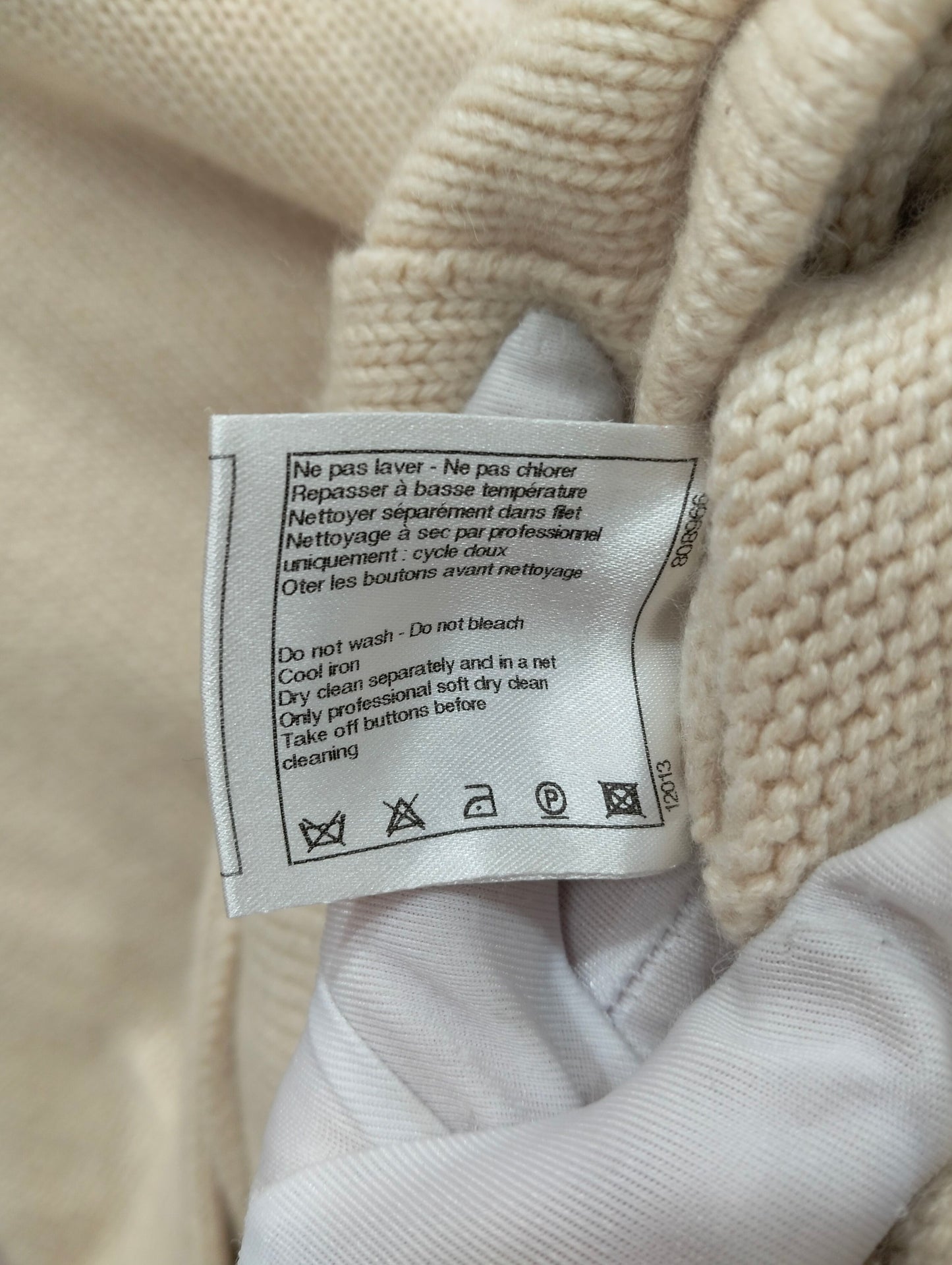Chanel - Other - Wool - Beige - (36)