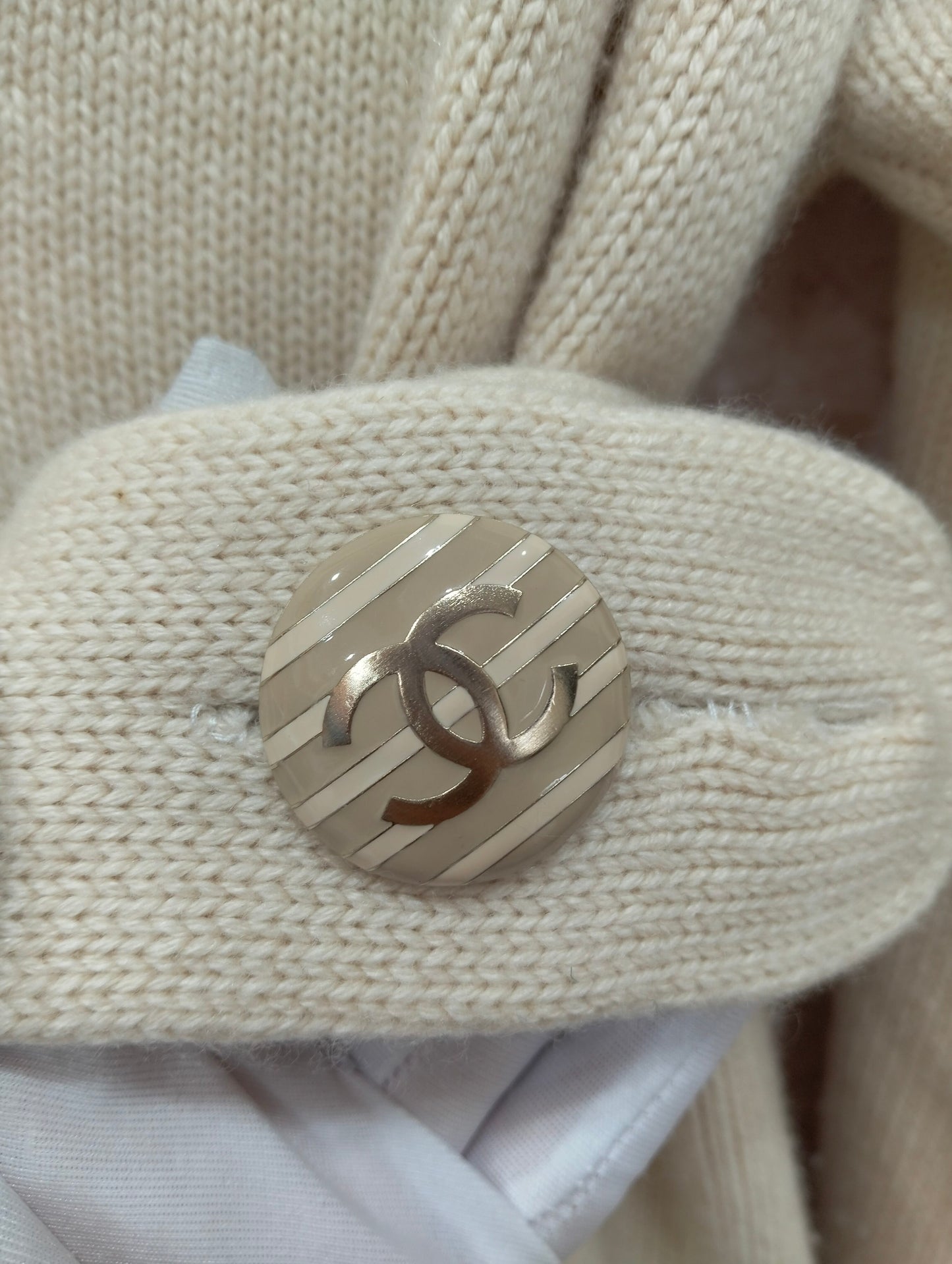 Chanel - Other - Wool - Beige - (36)