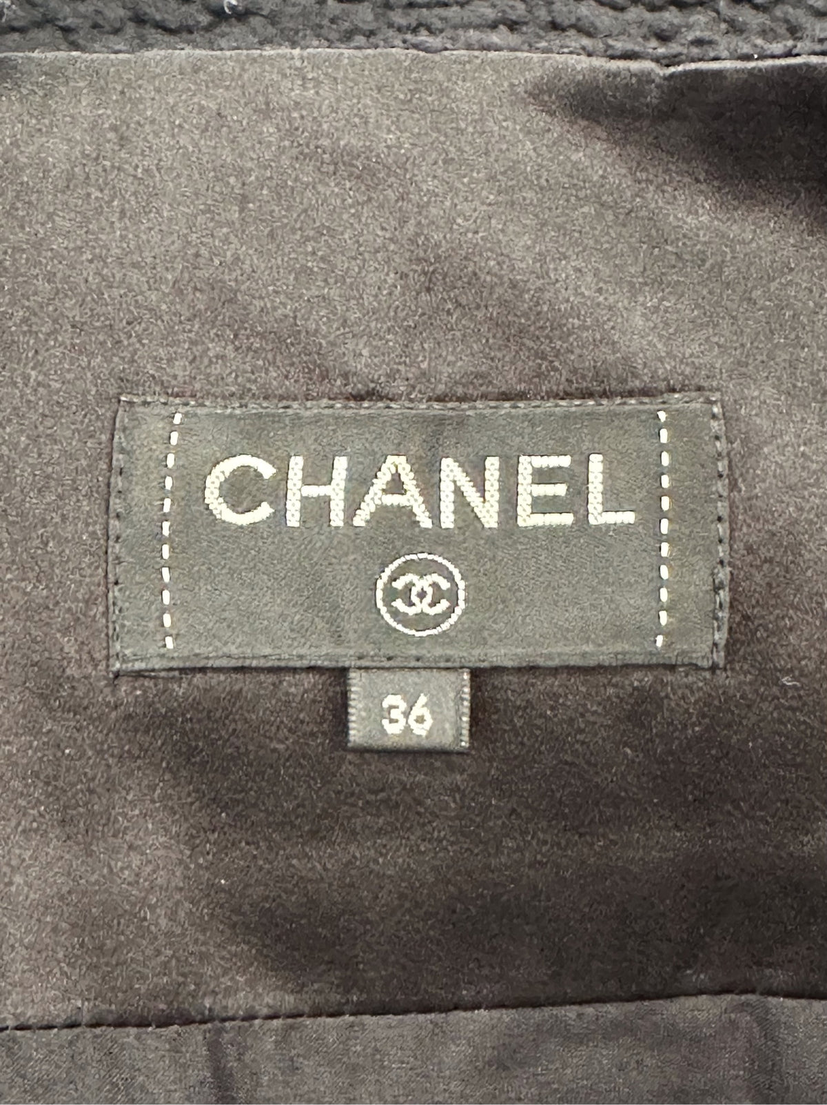 Chanel - Other - Wool - Black - (36)