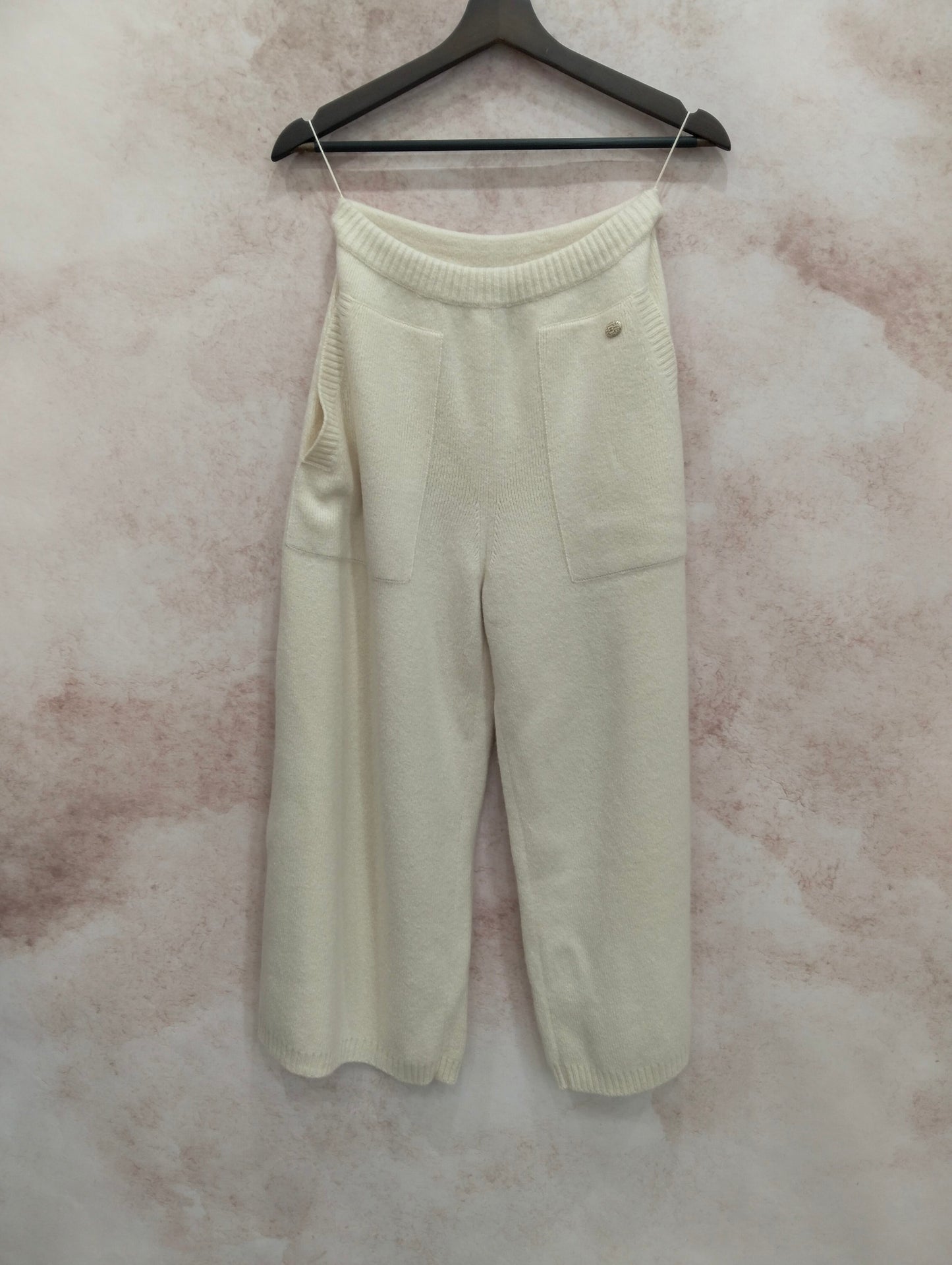 Chanel - Other - Wool - White - (36)