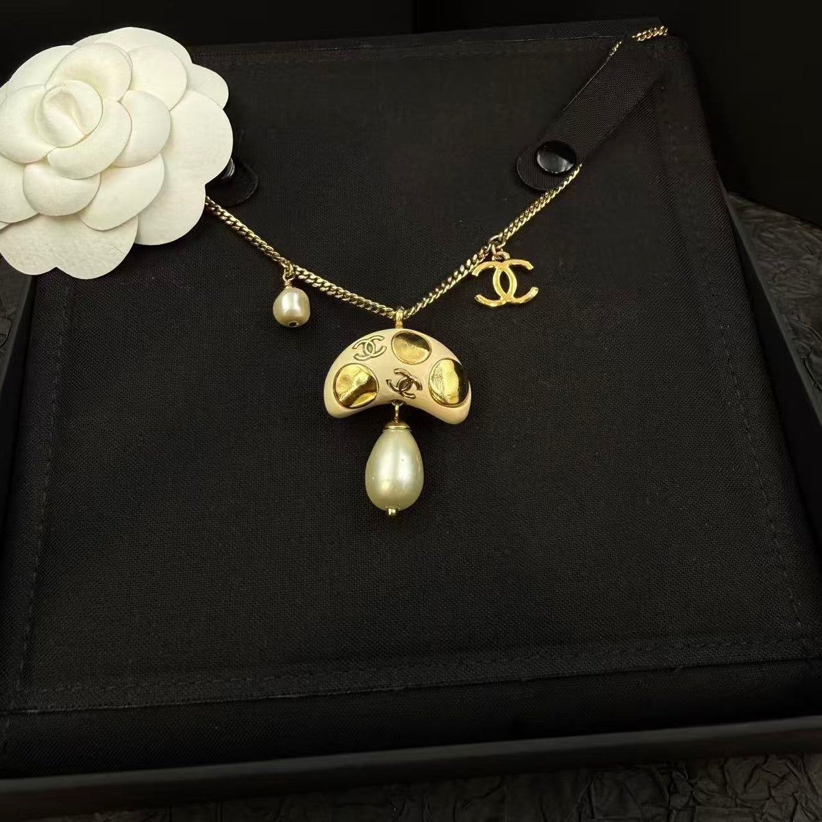 Chanel - Other - Yellow gold - Gold