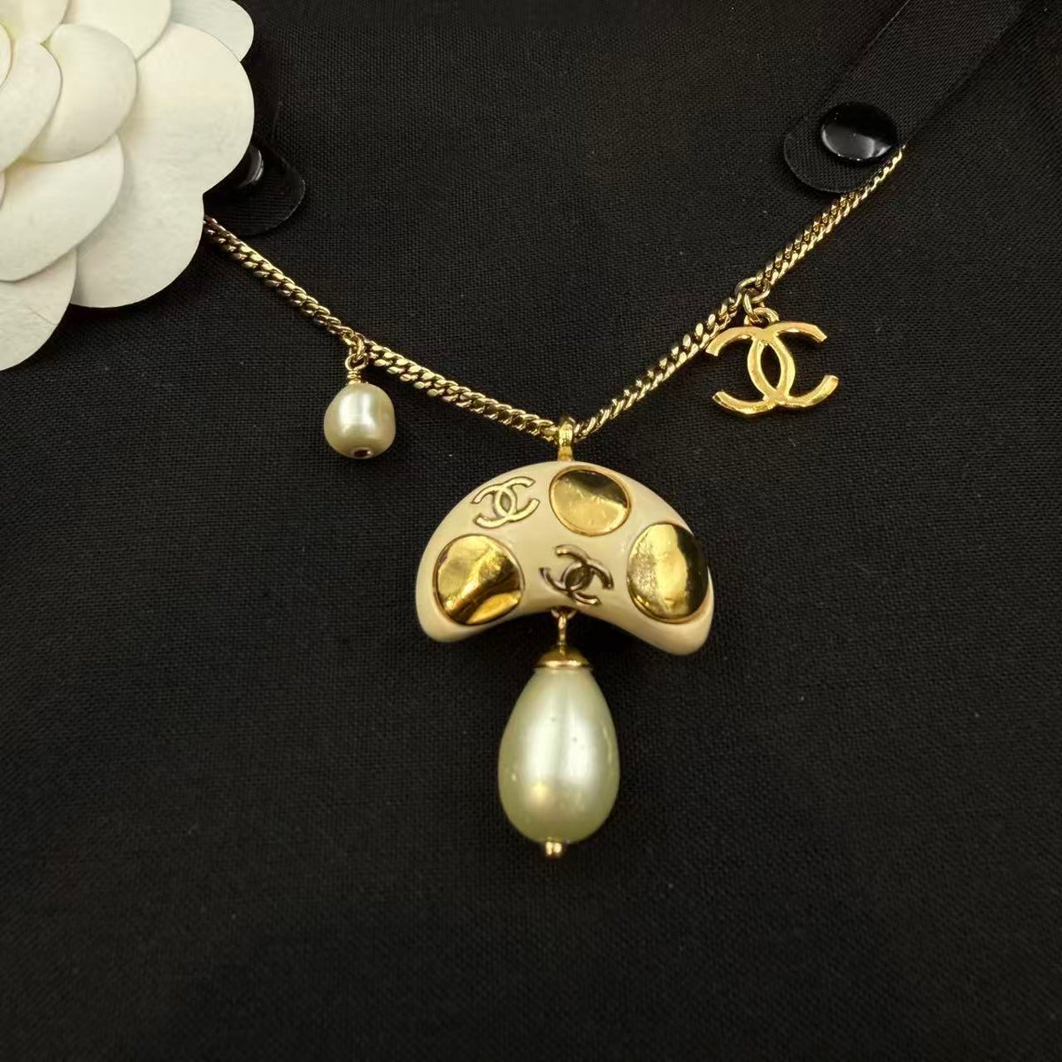 Chanel - Other - Yellow gold - Gold