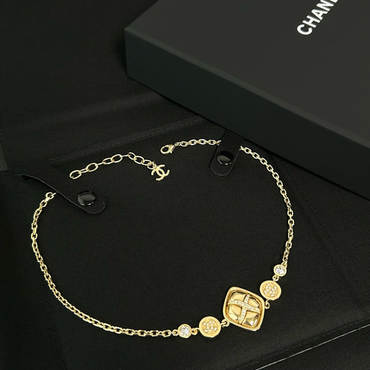 Chanel - Other - Yellow gold - Gold - (40)