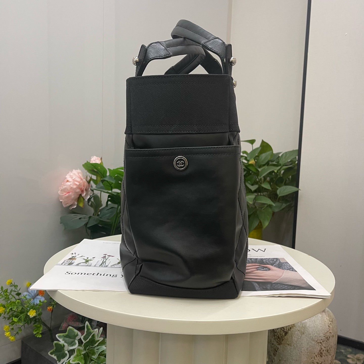 Chanel - Paris Biarritz Tote - Leather - Black - (medium)