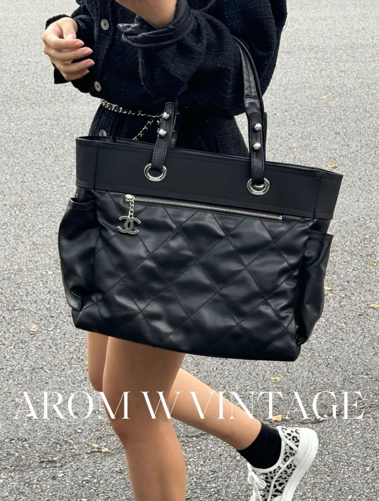 Chanel - Paris Biarritz Tote - Leather - Black - (medium)
