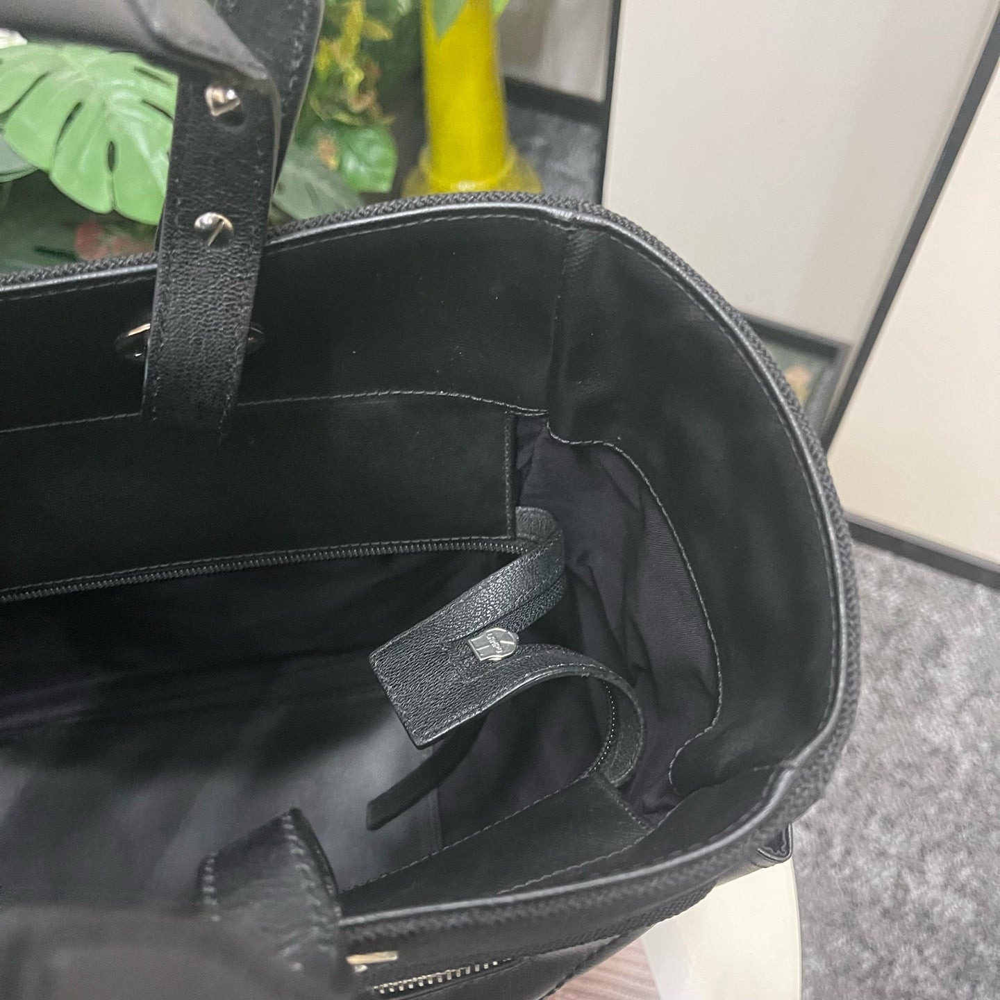 Chanel - Paris Biarritz Tote - Leather - Black - (medium)