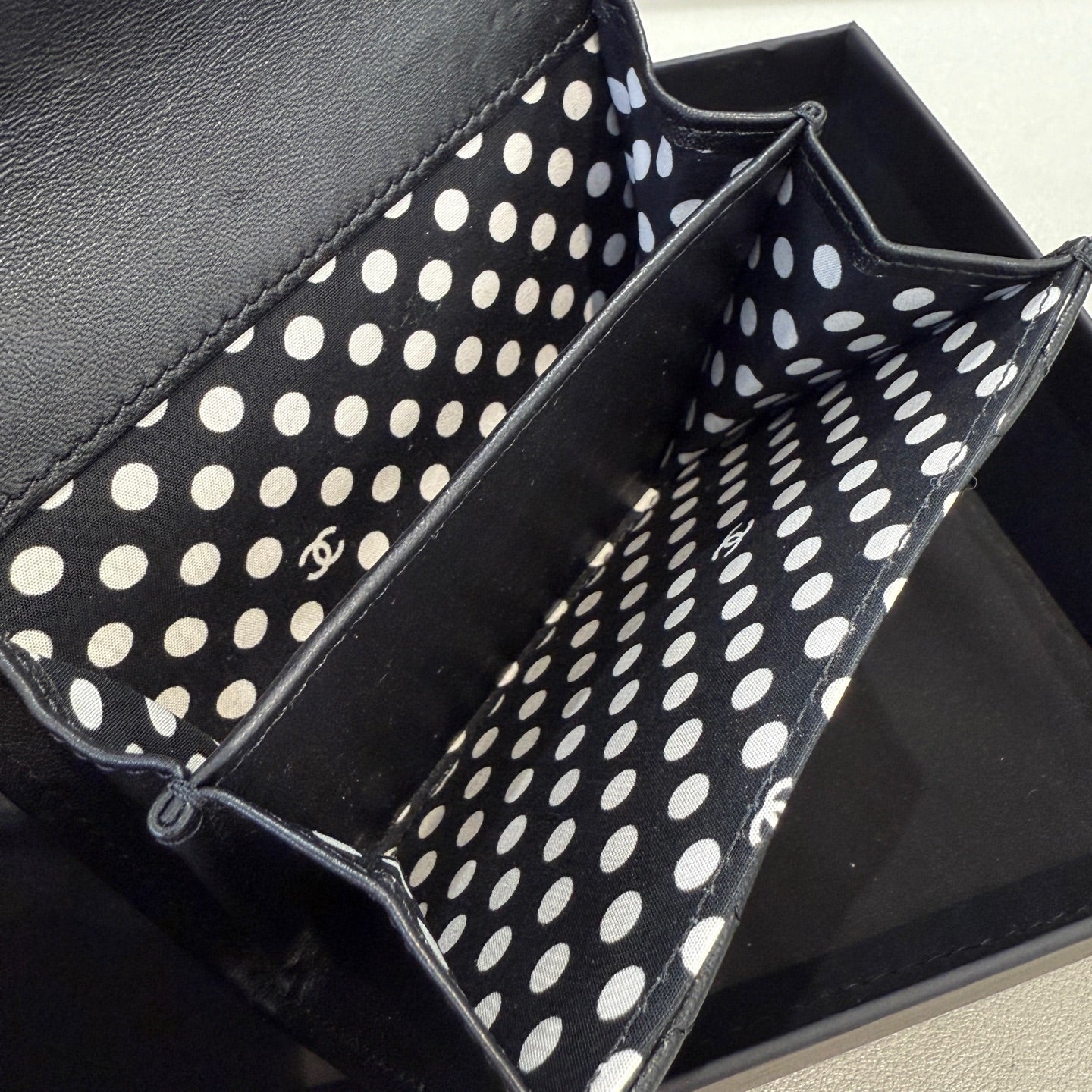 Chanel - Pearl CC Card Case - Lambskin leather - Black - (small)