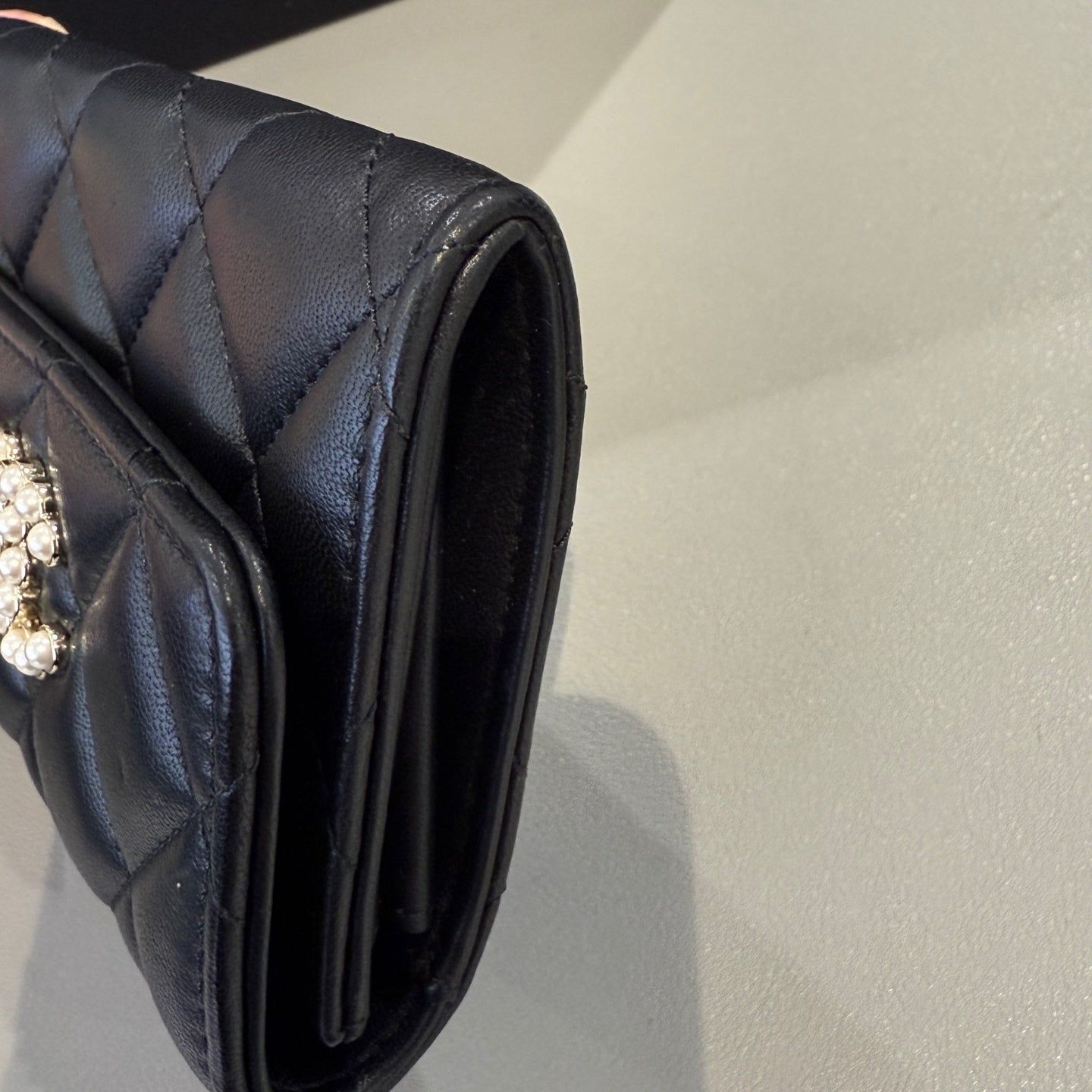 Chanel - Pearl CC Card Case - Lambskin leather - Black - (small)