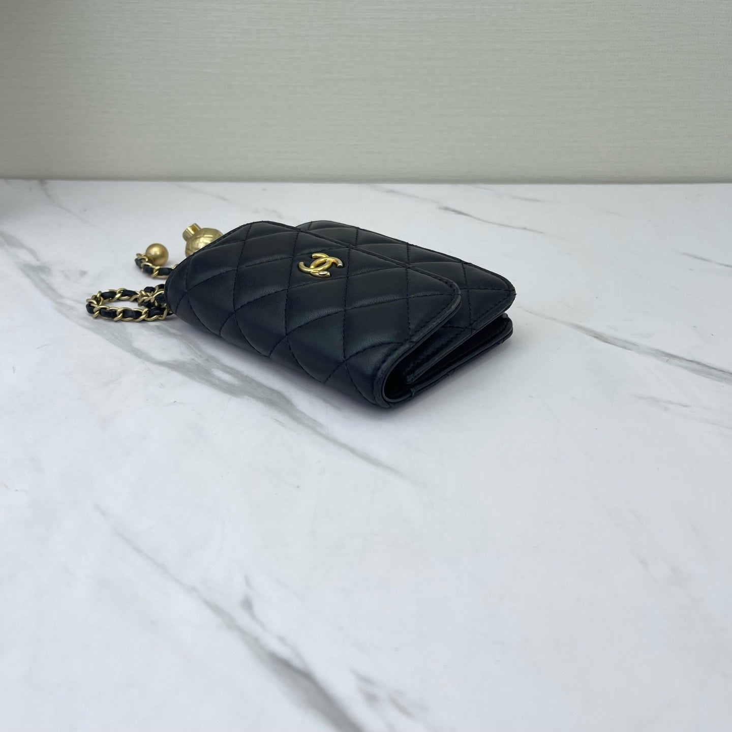 Chanel - Pearl Crush WOC - Lambskin leather - Black with Gold-Tone Hardware - (mini)