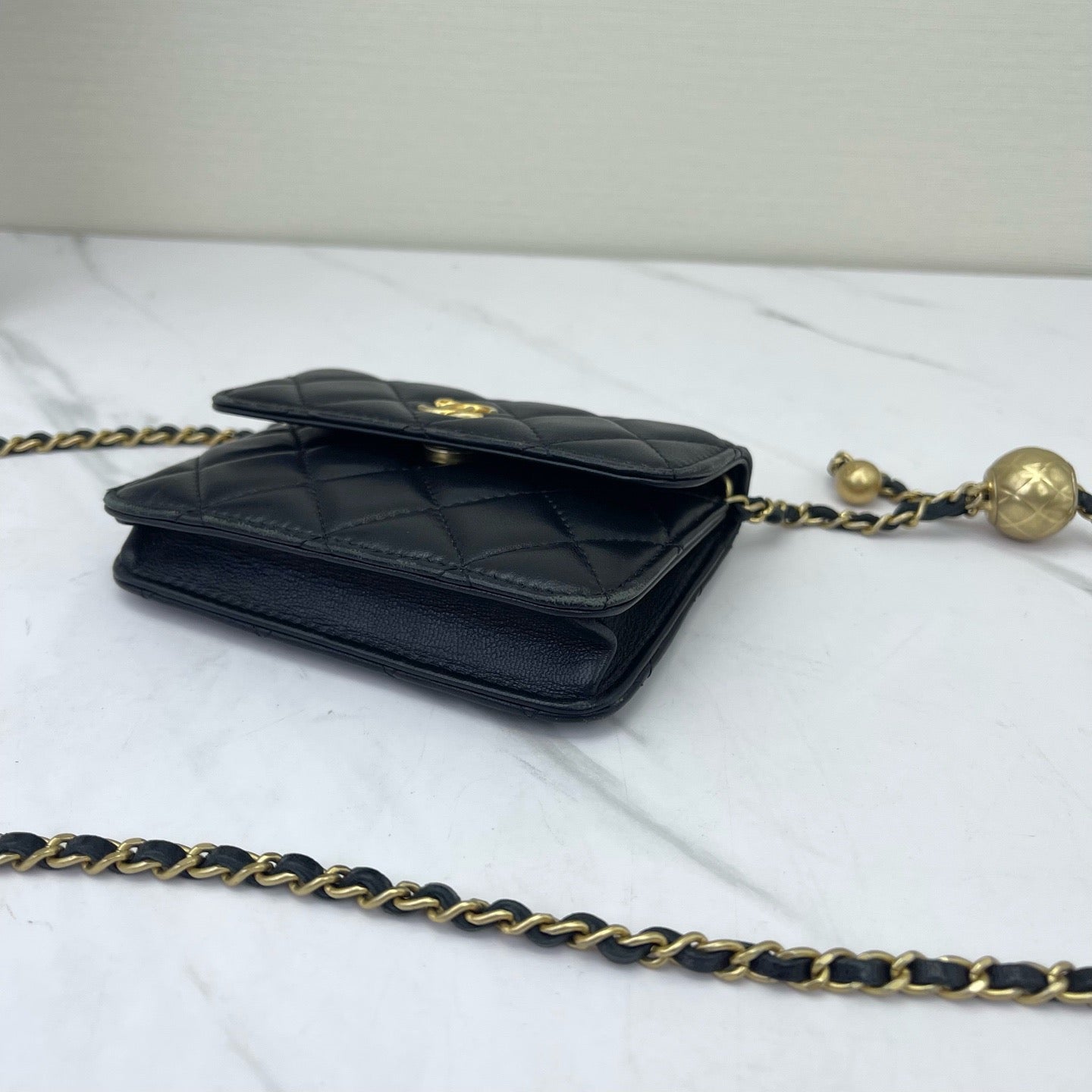 Chanel - Pearl Crush WOC - Lambskin leather - Black with Gold-Tone Hardware - (mini)