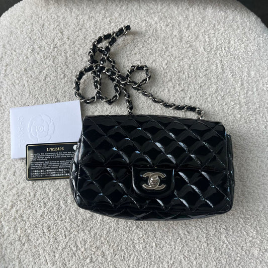Chanel - Phone bag - Patent leather - Black - (mini)