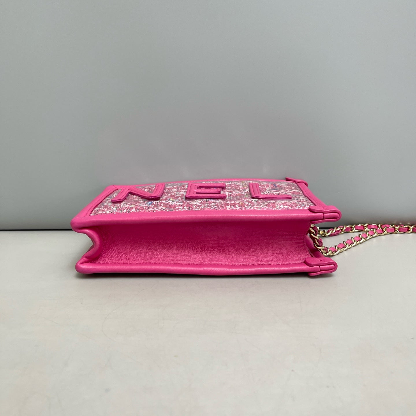Chanel - Phone case with chain - Cloth - Pink - (mini)