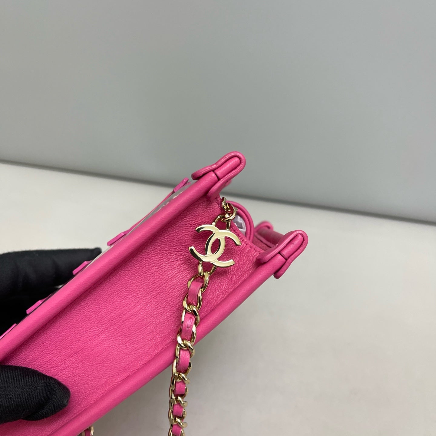 Chanel - Phone case with chain - Cloth - Pink - (mini)