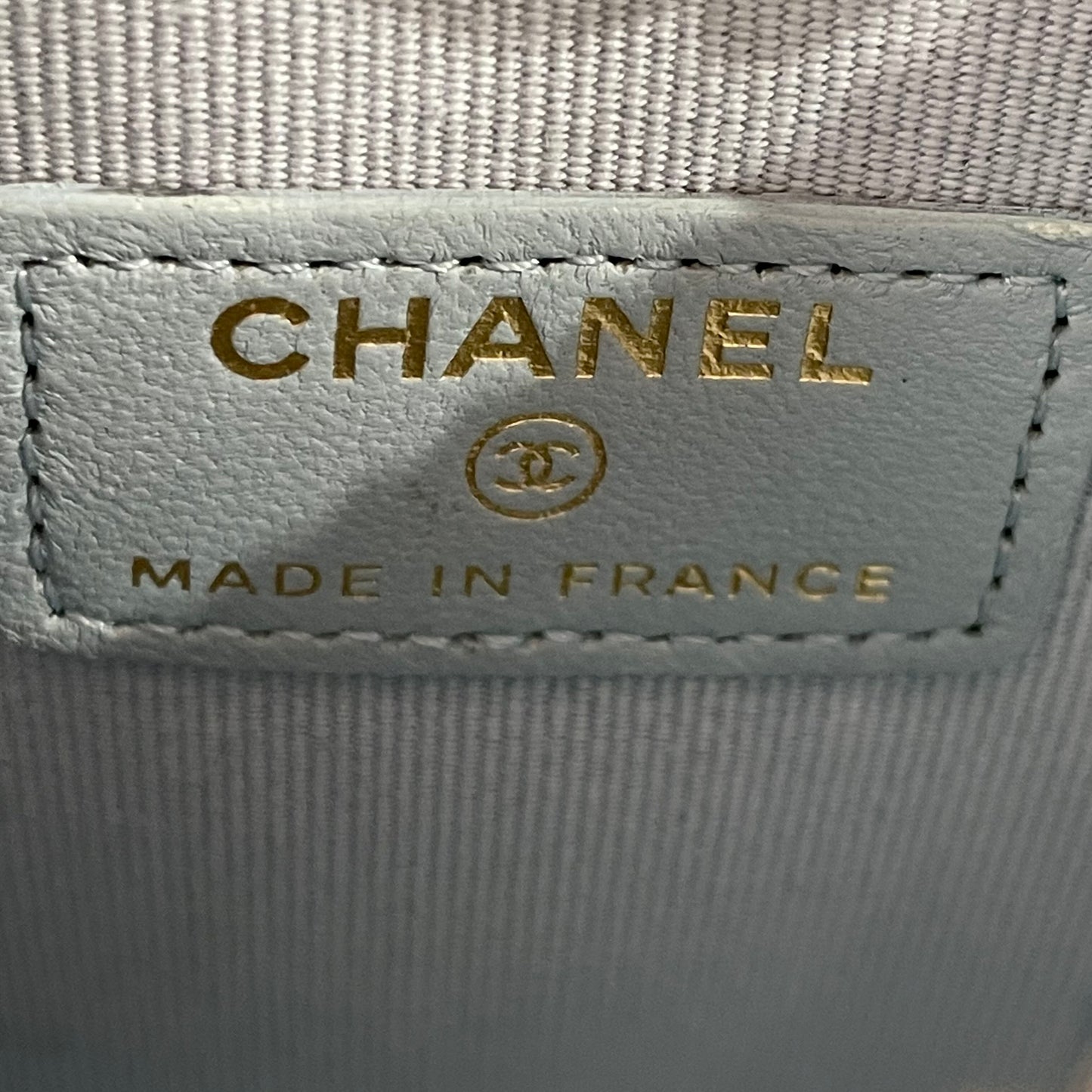 Chanel - Phone Holder with Top Handle - Lambskin leather - Mist Blue with Gold-Tone Hardware - (mini)