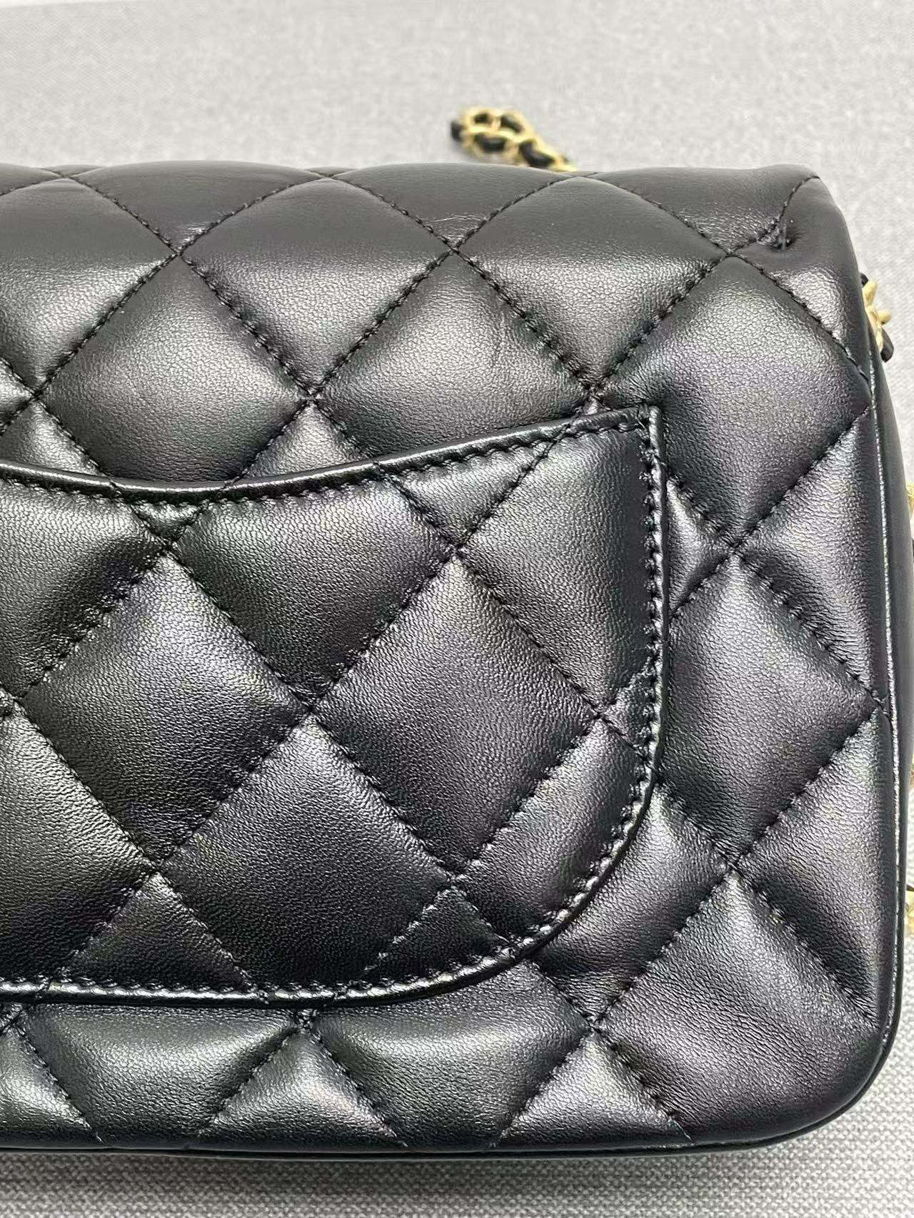Chanel - Piping Chain Square Flap 23B - Lambskin leather - Black - (mini)