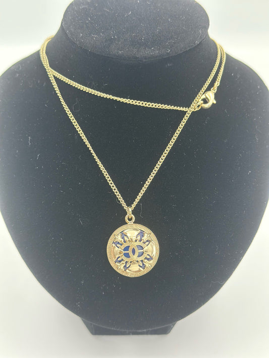 Chanel - Plain Gold Collection 19A - Gold-tone metal with blue enamel. - Gold
