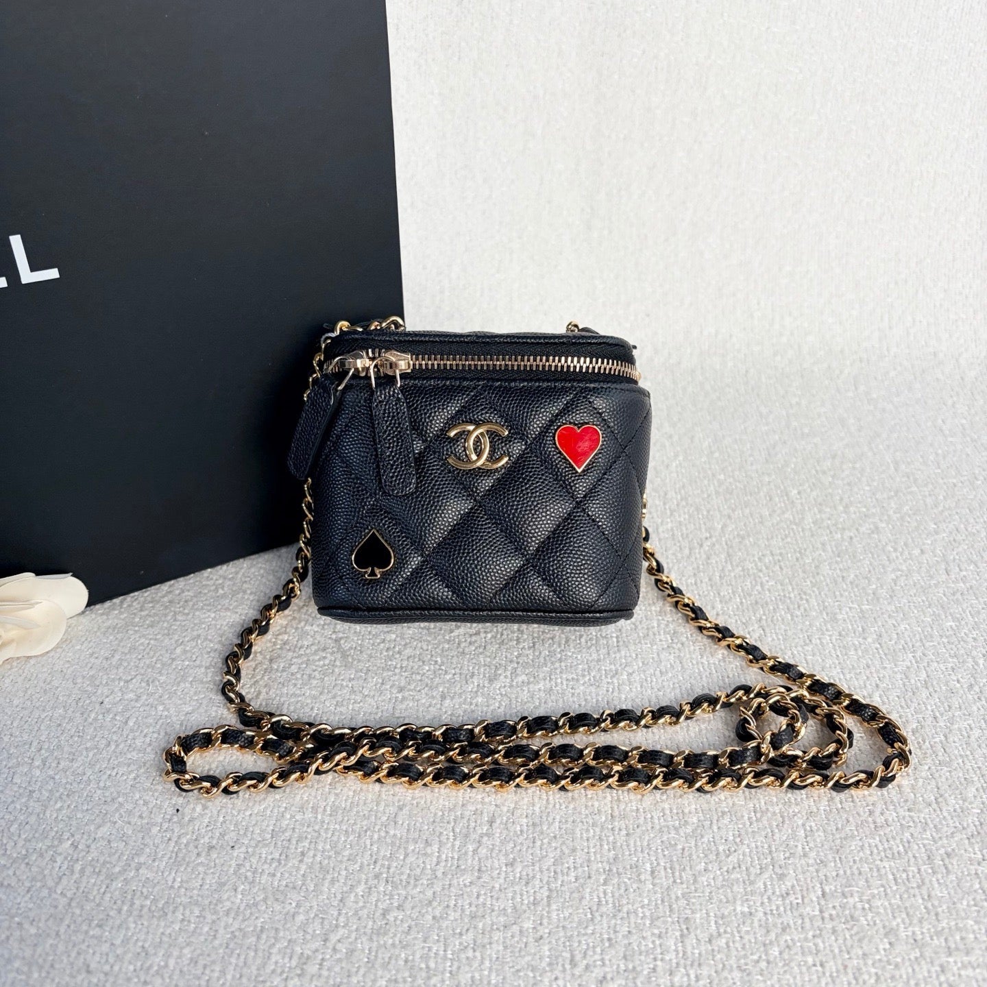 Chanel - Poker Card Series Mini Vanity Case - Caviar leather - Black with Gold-Tone Hardware - (mini)