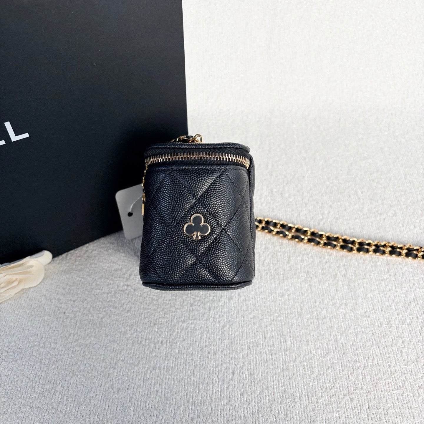 Chanel - Poker Card Series Mini Vanity Case - Caviar leather - Black with Gold-Tone Hardware - (mini)