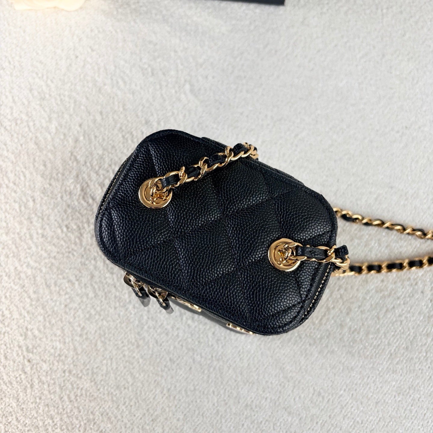 Chanel - Poker Card Series Mini Vanity Case - Caviar leather - Black with Gold-Tone Hardware - (mini)