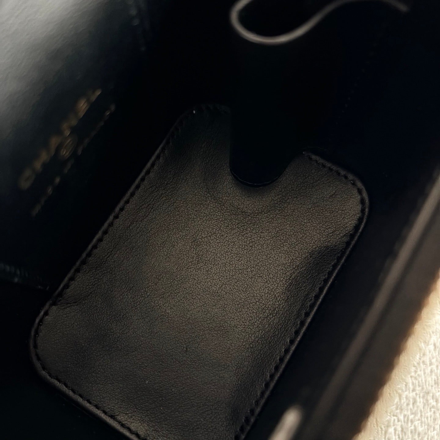 Chanel - Poker Card Series Mini Vanity Case - Caviar leather - Black with Gold-Tone Hardware - (mini)